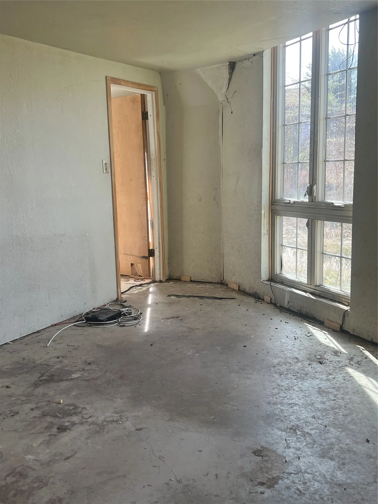 Single Family Residence For Sale in Parker County , 320 Windy Hill Lane, Springtown, Texas 76082, 1 Bedroom, 1 Bathroom, Garage spaces, 1,049 Sqft, built in 2004, mls#21205330, Real Estate Agent in Springtown, Homes For Sale in Parker county, Homes For Sale in Springtown, Realtor in Springtown Texas, Real Estate Brokerage Independent Realty Texas, Luminita Cordes Realtor