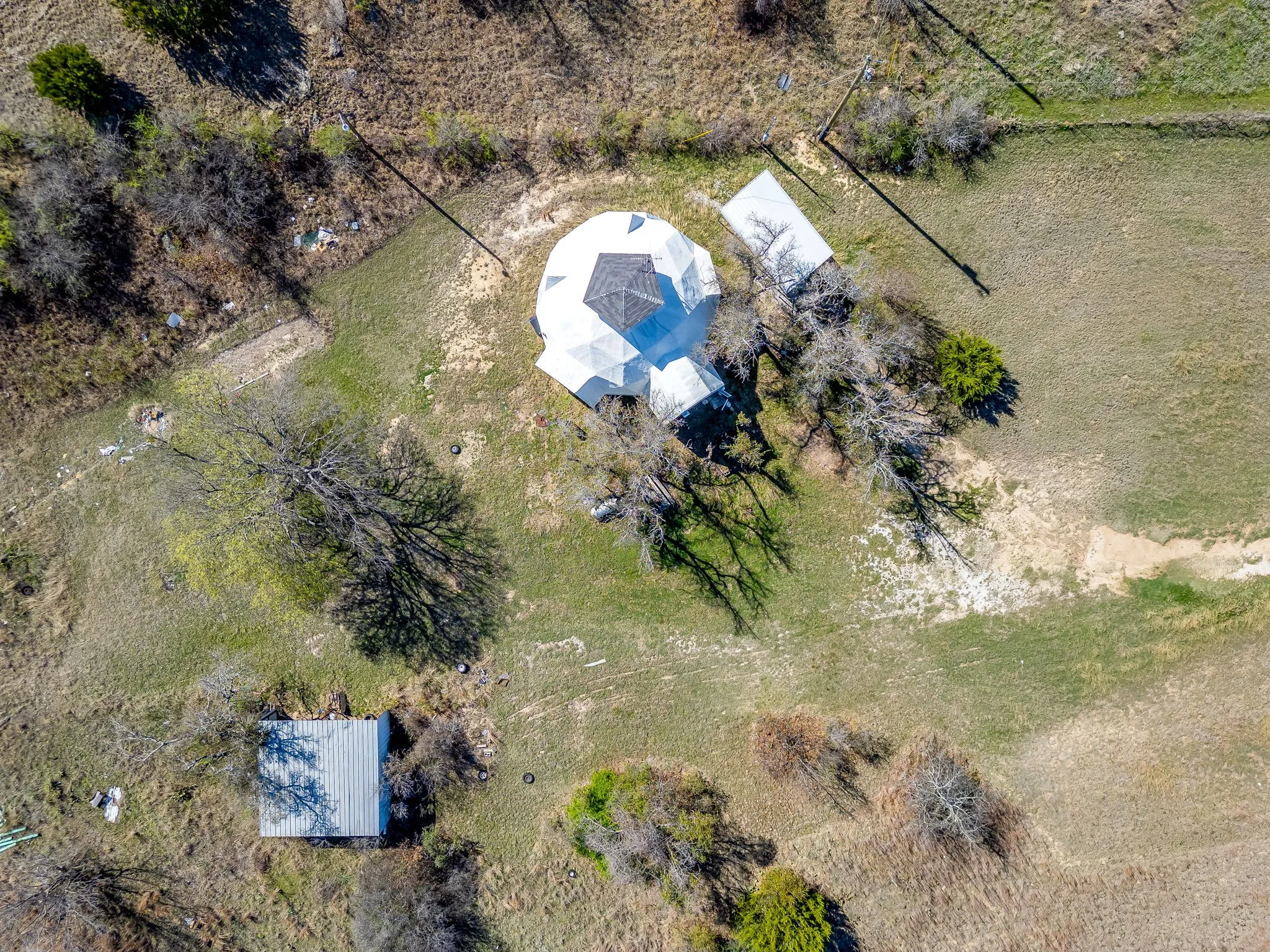Single Family Residence For Sale in Parker County , 320 Windy Hill Lane, Springtown, Texas 76082, 1 Bedroom, 1 Bathroom, Garage spaces, 1,049 Sqft, built in 2004, mls#21205330, Real Estate Agent in Springtown, Homes For Sale in Parker county, Homes For Sale in Springtown, Realtor in Springtown Texas, Real Estate Brokerage Independent Realty Texas, Luminita Cordes Realtor