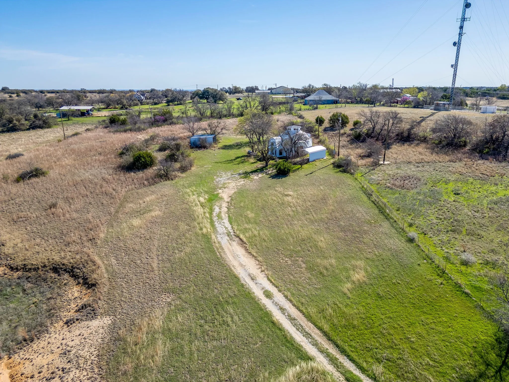 Single Family Residence For Sale in Parker County , 320 Windy Hill Lane, Springtown, Texas 76082, 1 Bedroom, 1 Bathroom, Garage spaces, 1,049 Sqft, built in 2004, mls#21205330, Real Estate Agent in Springtown, Homes For Sale in Parker county, Homes For Sale in Springtown, Realtor in Springtown Texas, Real Estate Brokerage Independent Realty Texas, Luminita Cordes Realtor