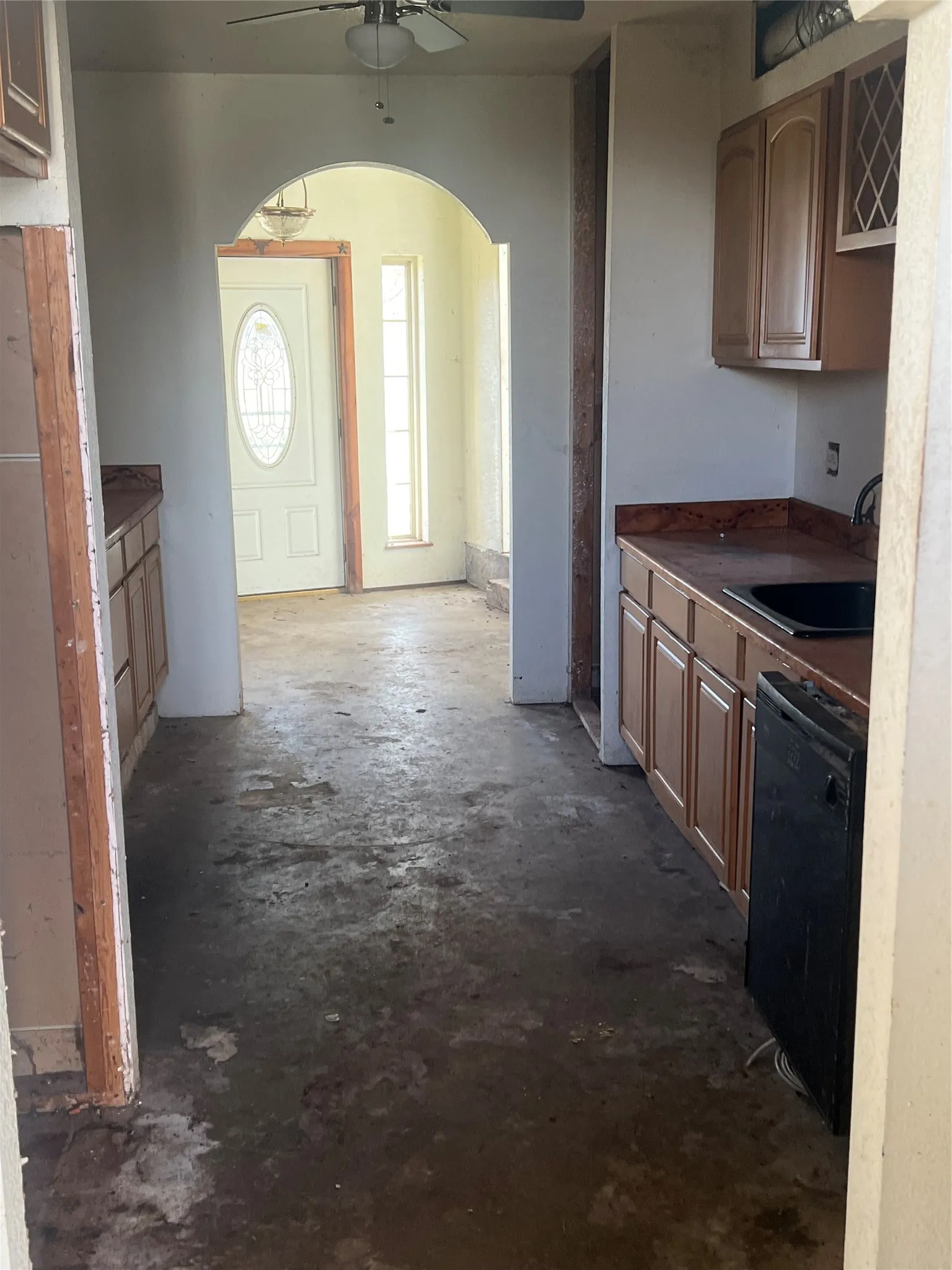 Single Family Residence For Sale in Parker County , 320 Windy Hill Lane, Springtown, Texas 76082, 1 Bedroom, 1 Bathroom, Garage spaces, 1,049 Sqft, built in 2004, mls#21205330, Real Estate Agent in Springtown, Homes For Sale in Parker county, Homes For Sale in Springtown, Realtor in Springtown Texas, Real Estate Brokerage Independent Realty Texas, Luminita Cordes Realtor