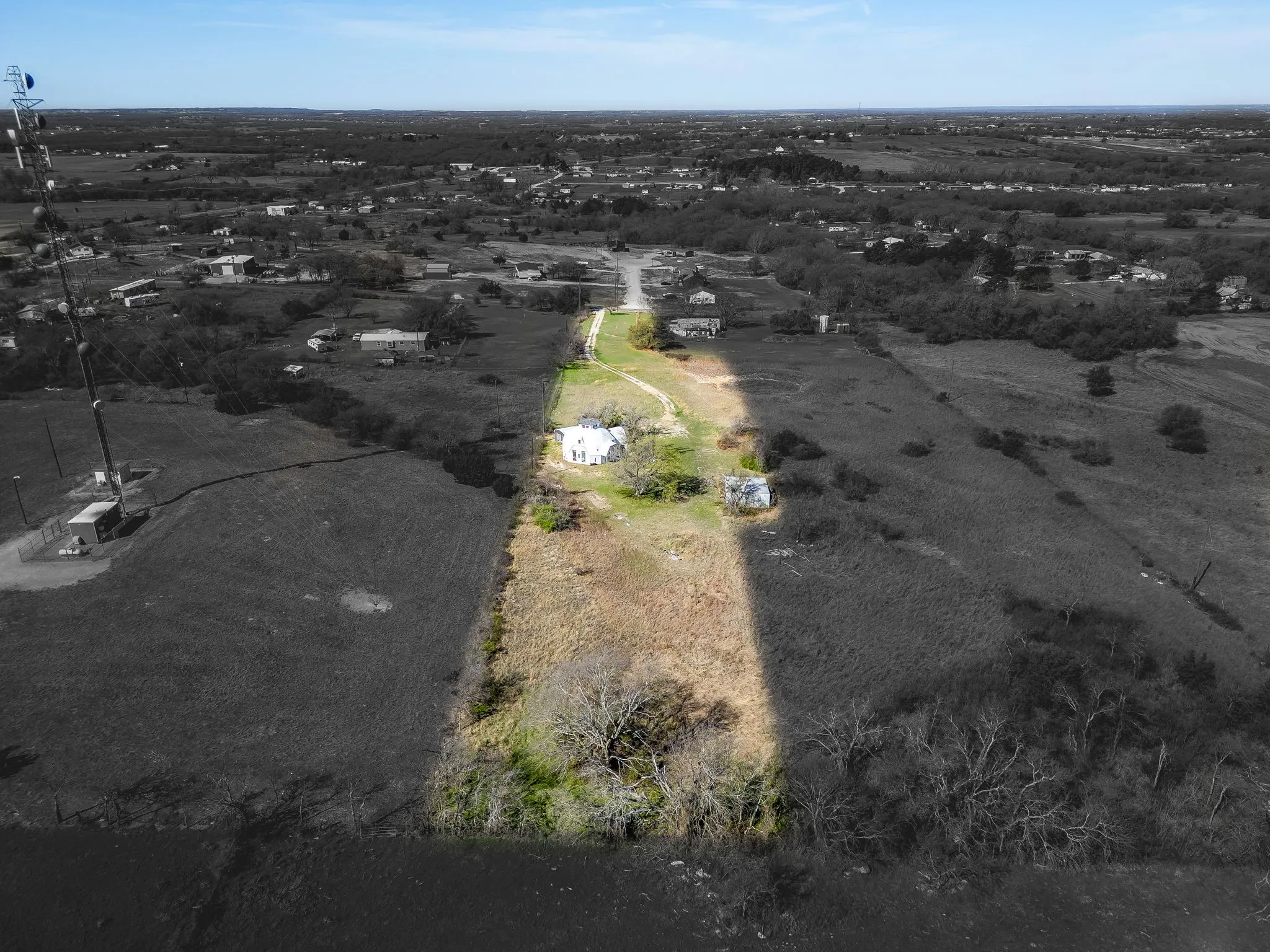 Single Family Residence For Sale in Parker County , 320 Windy Hill Lane, Springtown, Texas 76082, 1 Bedroom, 1 Bathroom, Garage spaces, 1,049 Sqft, built in 2004, mls#21205330, Real Estate Agent in Springtown, Homes For Sale in Parker county, Homes For Sale in Springtown, Realtor in Springtown Texas, Real Estate Brokerage Independent Realty Texas, Luminita Cordes Realtor