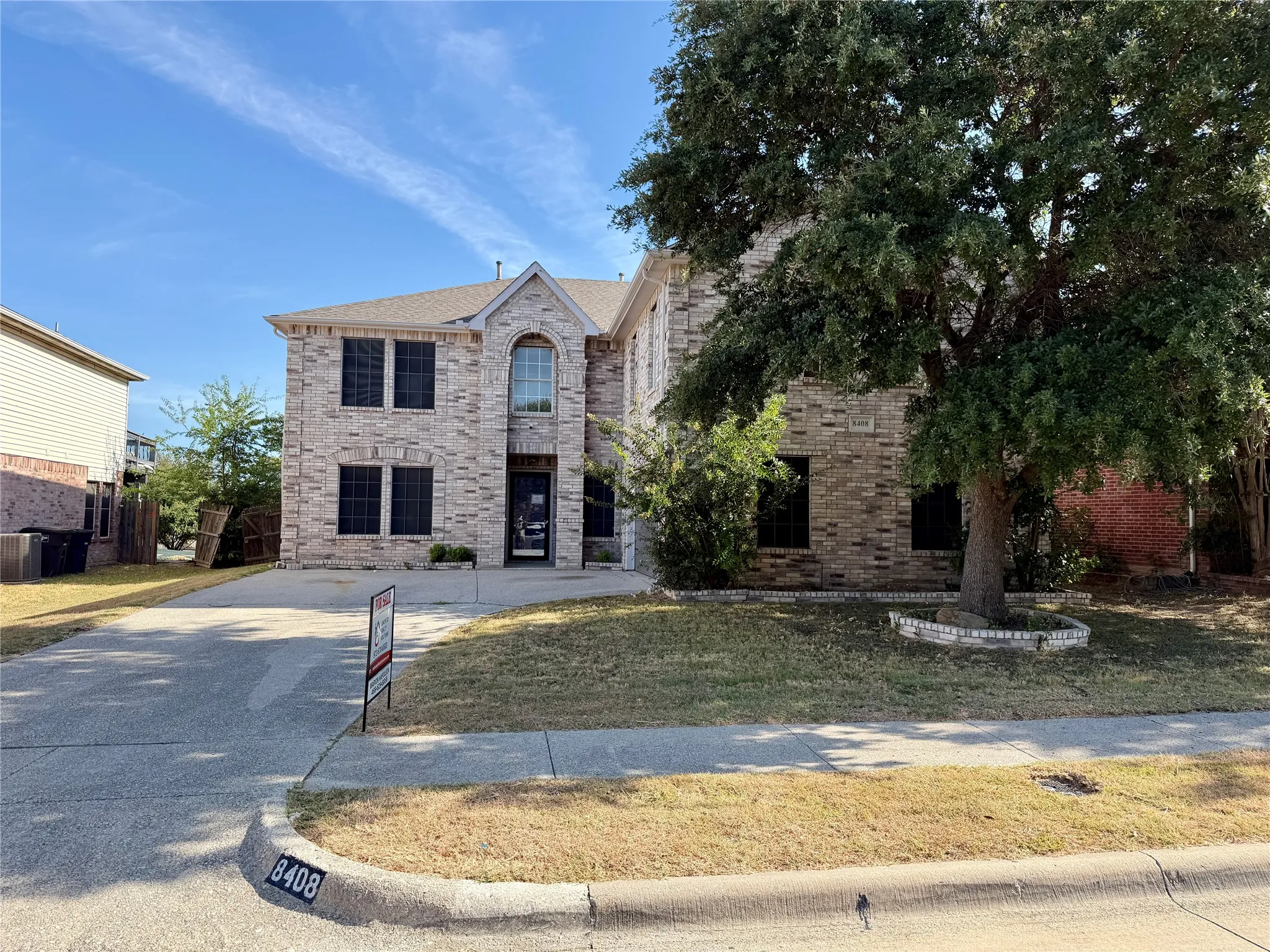 Single Family Residence For Sale in Tarrant County , 8408 Southern Prairie Drive, Fort Worth, Texas 76123, 4 Bedroom, 3 Bathroom, 2 Garage spaces, 3,438 Sqft, built in 2001, mls#21209346, Real Estate Agent in Fort Worth, Homes For Sale in Tarrant county, Homes For Sale in Fort Worth, Realtor in Fort Worth Texas, Real Estate Brokerage Independent Realty Texas, Luminita Cordes Realtor