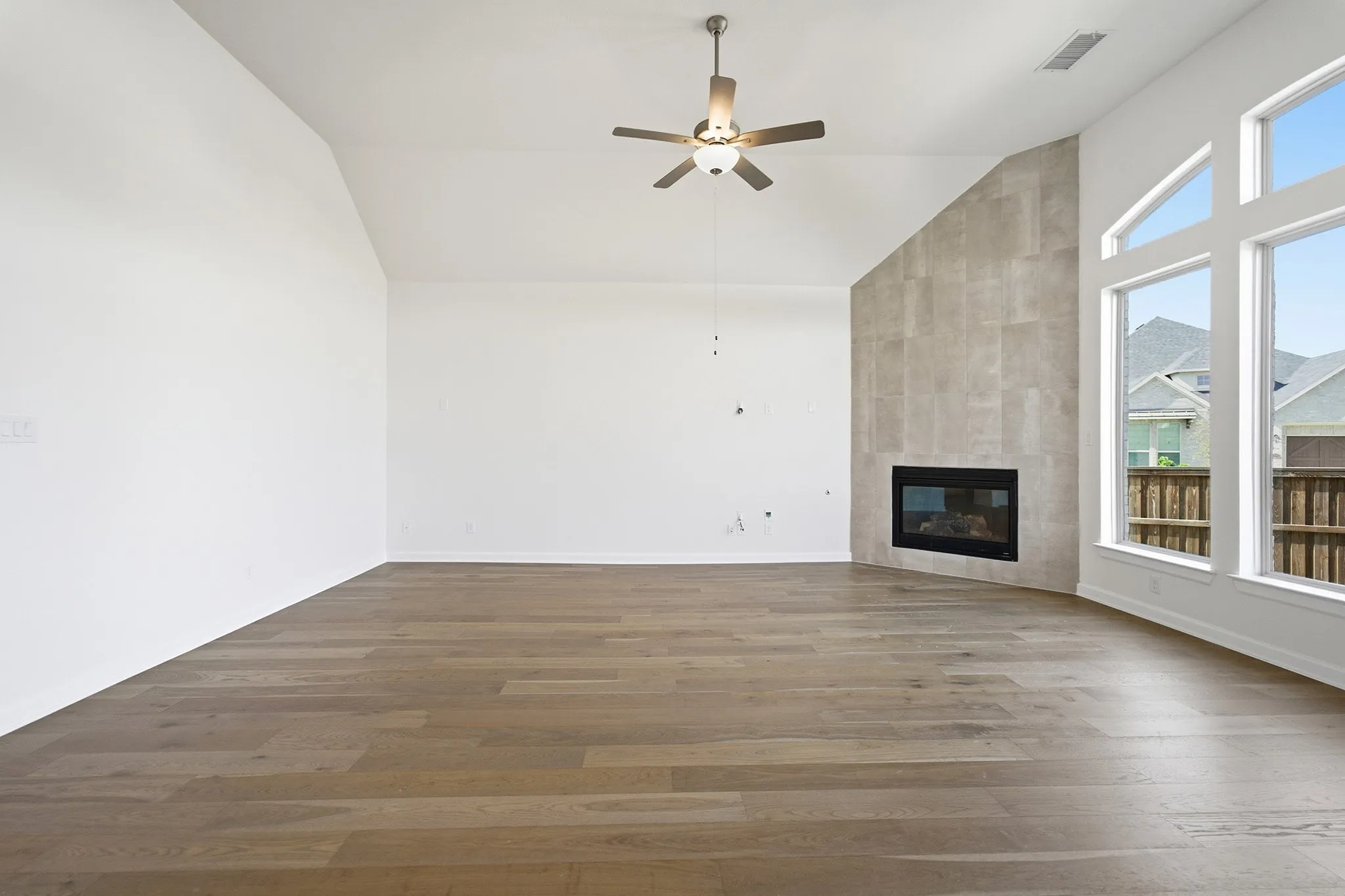 Single Family Residence For Sale in Rockwall County , 1826 Navarre Way, Mclendon Chisholm, Texas 75032, 4 Bedroom, 3 Bathroom, 3 Garage spaces, 3,545 Sqft, built in 2024, New Construction - Complete, Price $697,225, mls#21209443, Real Estate Agent in Mclendon Chisholm, Homes For Sale in Rockwall county, Homes For Sale in Mclendon Chisholm, Realtor in Mclendon Chisholm Texas, Real Estate Brokerage Independent Realty Texas, Luminita Cordes Realtor