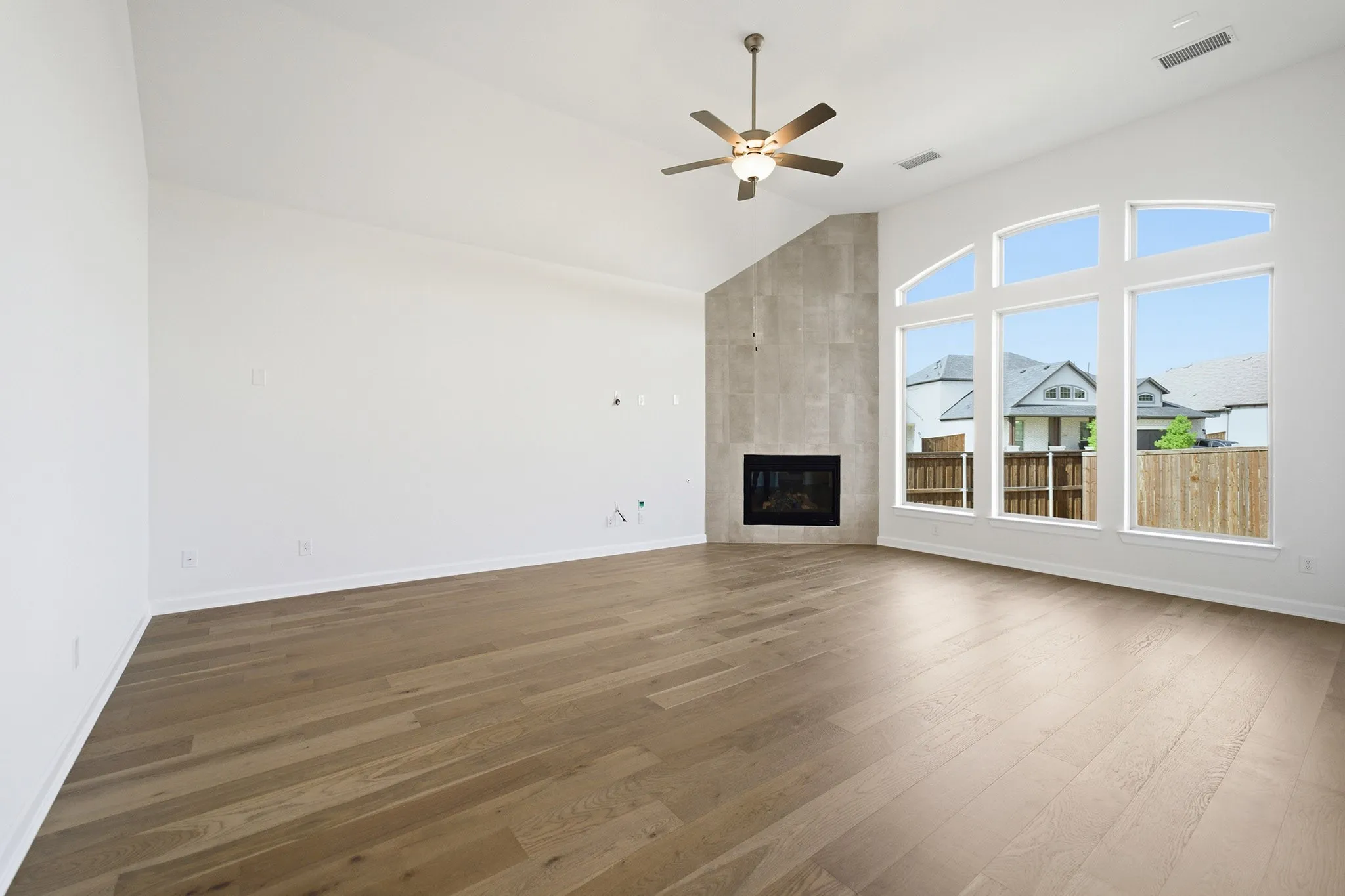 Single Family Residence For Sale in Rockwall County , 1826 Navarre Way, Mclendon Chisholm, Texas 75032, 4 Bedroom, 3 Bathroom, 3 Garage spaces, 3,545 Sqft, built in 2024, New Construction - Complete, Price $697,225, mls#21209443, Real Estate Agent in Mclendon Chisholm, Homes For Sale in Rockwall county, Homes For Sale in Mclendon Chisholm, Realtor in Mclendon Chisholm Texas, Real Estate Brokerage Independent Realty Texas, Luminita Cordes Realtor