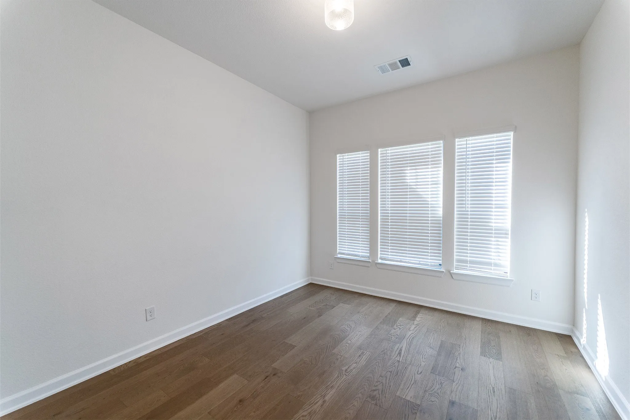 Single Family Residence For Sale in Rockwall County , 1818 Verona Lane, Mclendon Chisholm, Texas 75032, 5 Bedroom, 4 Bathroom, 3 Garage spaces, 4,052 Sqft, built in 2025, New Construction - Incomplete, mls#21209427, Real Estate Agent in Mclendon Chisholm, Homes For Sale in Rockwall county, Homes For Sale in Mclendon Chisholm, Realtor in Mclendon Chisholm Texas, Real Estate Brokerage Independent Realty Texas, Luminita Cordes Realtor