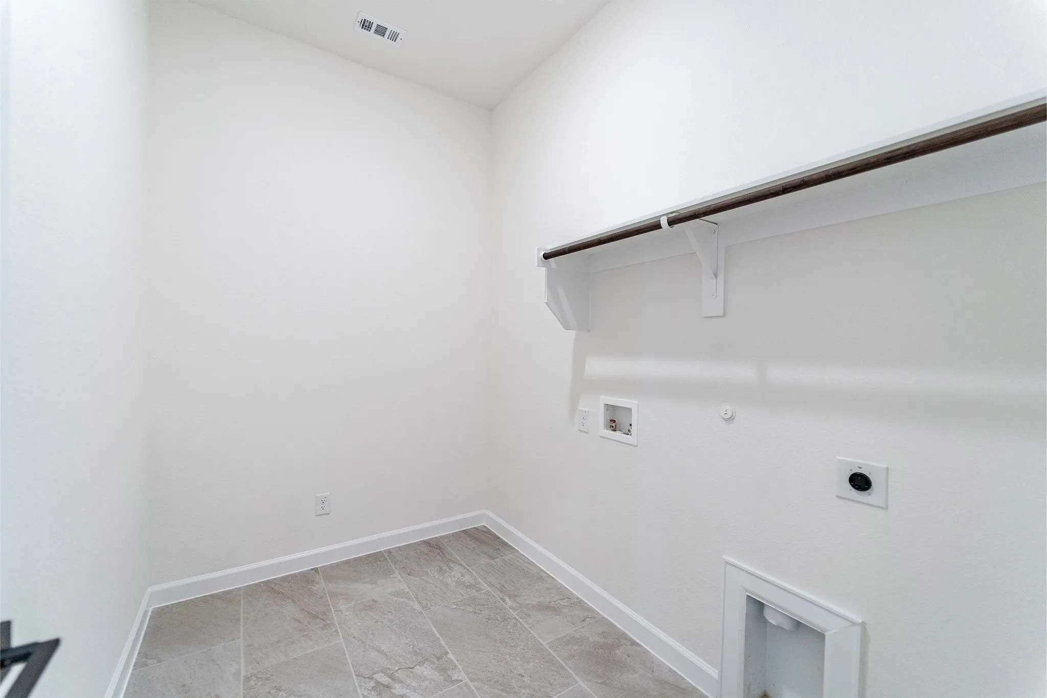 Single Family Residence For Sale in Rockwall County , 1818 Verona Lane, Mclendon Chisholm, Texas 75032, 5 Bedroom, 4 Bathroom, 3 Garage spaces, 4,052 Sqft, built in 2025, New Construction - Incomplete, mls#21209427, Real Estate Agent in Mclendon Chisholm, Homes For Sale in Rockwall county, Homes For Sale in Mclendon Chisholm, Realtor in Mclendon Chisholm Texas, Real Estate Brokerage Independent Realty Texas, Luminita Cordes Realtor