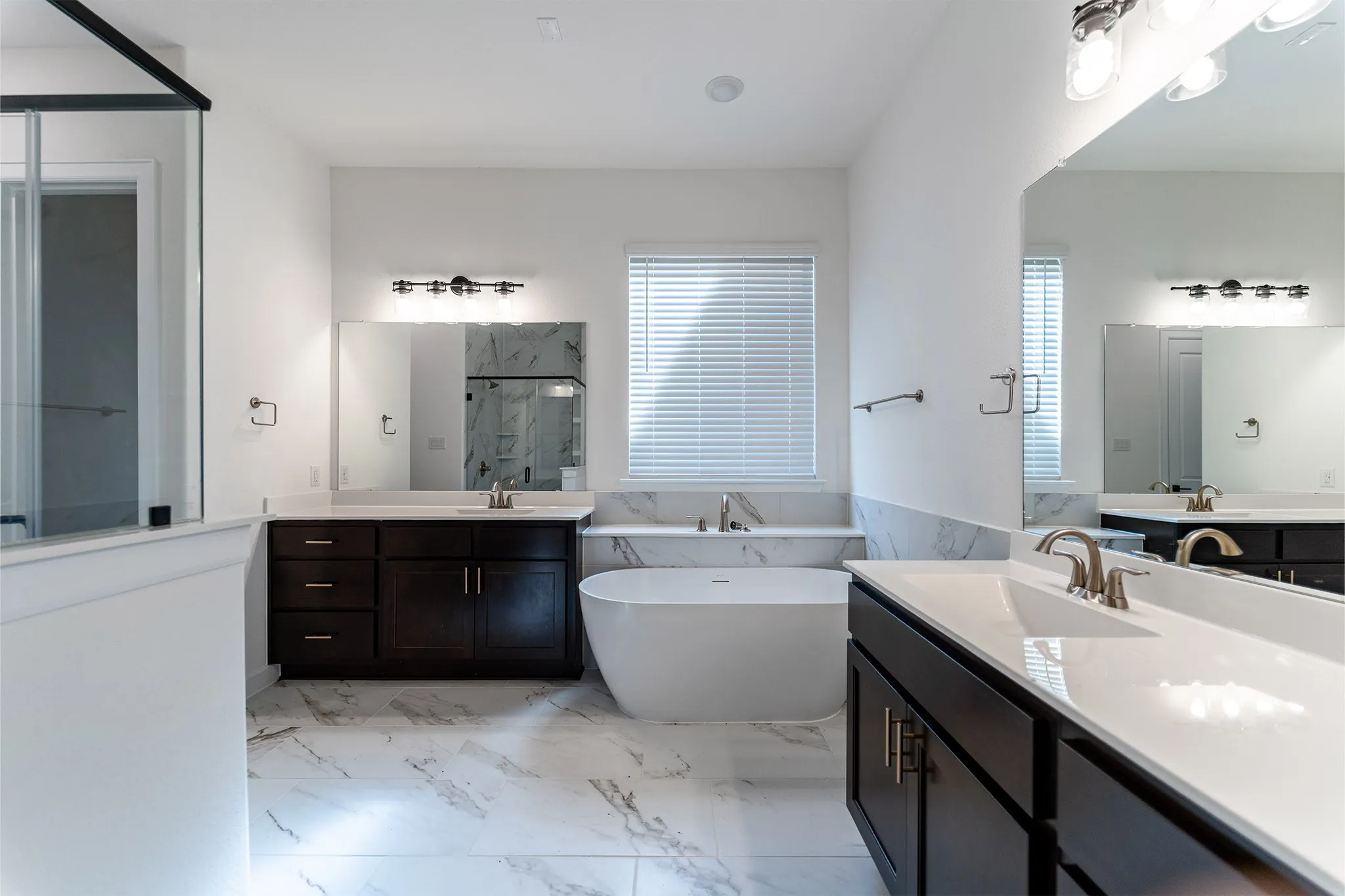 Single Family Residence For Sale in Rockwall County , 1814 Verona Lane, Mclendon Chisholm, Texas 75032, 4 Bedroom, 4 Bathroom, 3 Garage spaces, 3,712 Sqft, built in 2025, New Construction - Complete, mls#21209410, Real Estate Agent in Mclendon Chisholm, Homes For Sale in Rockwall county, Homes For Sale in Mclendon Chisholm, Realtor in Mclendon Chisholm Texas, Real Estate Brokerage Independent Realty Texas, Luminita Cordes Realtor