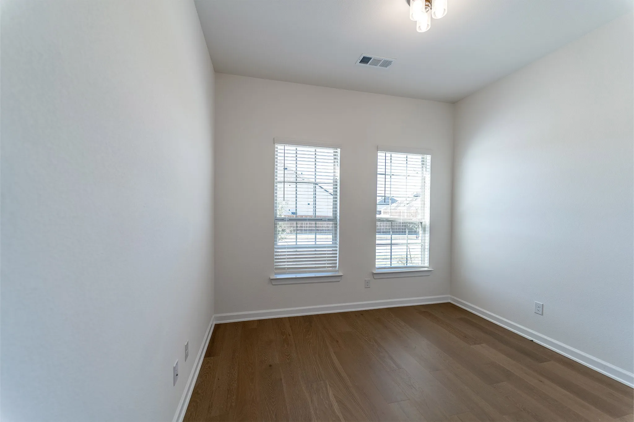 Single Family Residence For Sale in Rockwall County , 1814 Verona Lane, Mclendon Chisholm, Texas 75032, 4 Bedroom, 4 Bathroom, 3 Garage spaces, 3,712 Sqft, built in 2025, New Construction - Complete, mls#21209410, Real Estate Agent in Mclendon Chisholm, Homes For Sale in Rockwall county, Homes For Sale in Mclendon Chisholm, Realtor in Mclendon Chisholm Texas, Real Estate Brokerage Independent Realty Texas, Luminita Cordes Realtor