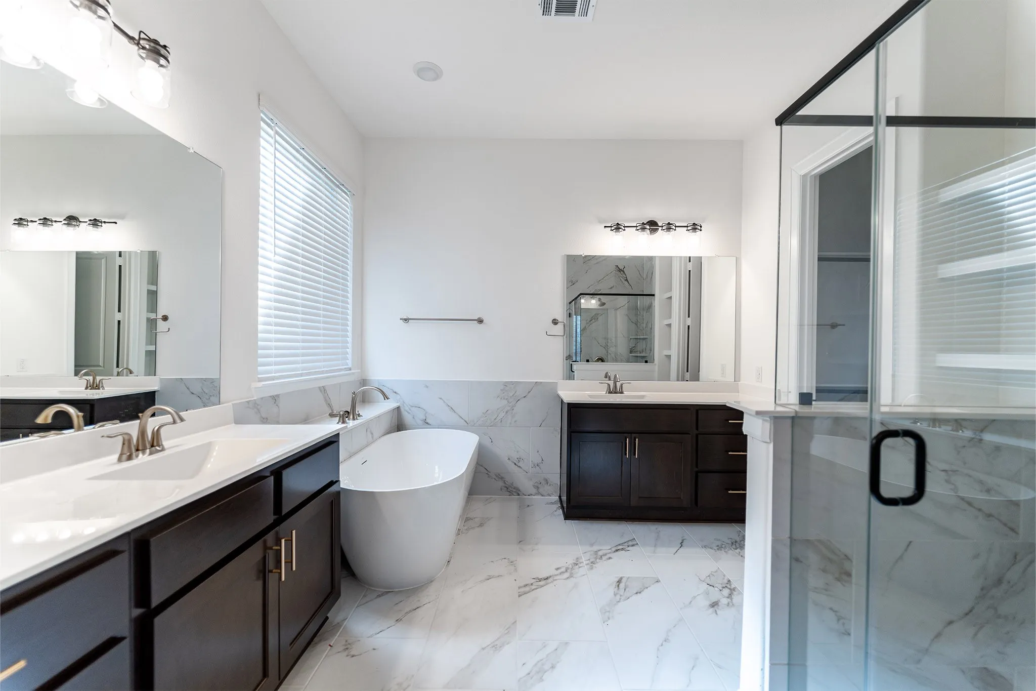 Single Family Residence For Sale in Rockwall County , 1814 Verona Lane, Mclendon Chisholm, Texas 75032, 4 Bedroom, 4 Bathroom, 3 Garage spaces, 3,712 Sqft, built in 2025, New Construction - Complete, mls#21209410, Real Estate Agent in Mclendon Chisholm, Homes For Sale in Rockwall county, Homes For Sale in Mclendon Chisholm, Realtor in Mclendon Chisholm Texas, Real Estate Brokerage Independent Realty Texas, Luminita Cordes Realtor