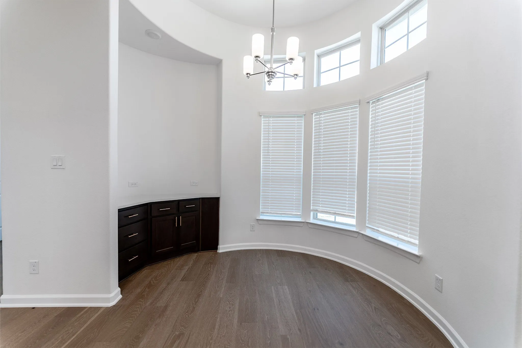 Single Family Residence For Sale in Rockwall County , 1814 Verona Lane, Mclendon Chisholm, Texas 75032, 4 Bedroom, 4 Bathroom, 3 Garage spaces, 3,712 Sqft, built in 2025, New Construction - Complete, mls#21209410, Real Estate Agent in Mclendon Chisholm, Homes For Sale in Rockwall county, Homes For Sale in Mclendon Chisholm, Realtor in Mclendon Chisholm Texas, Real Estate Brokerage Independent Realty Texas, Luminita Cordes Realtor