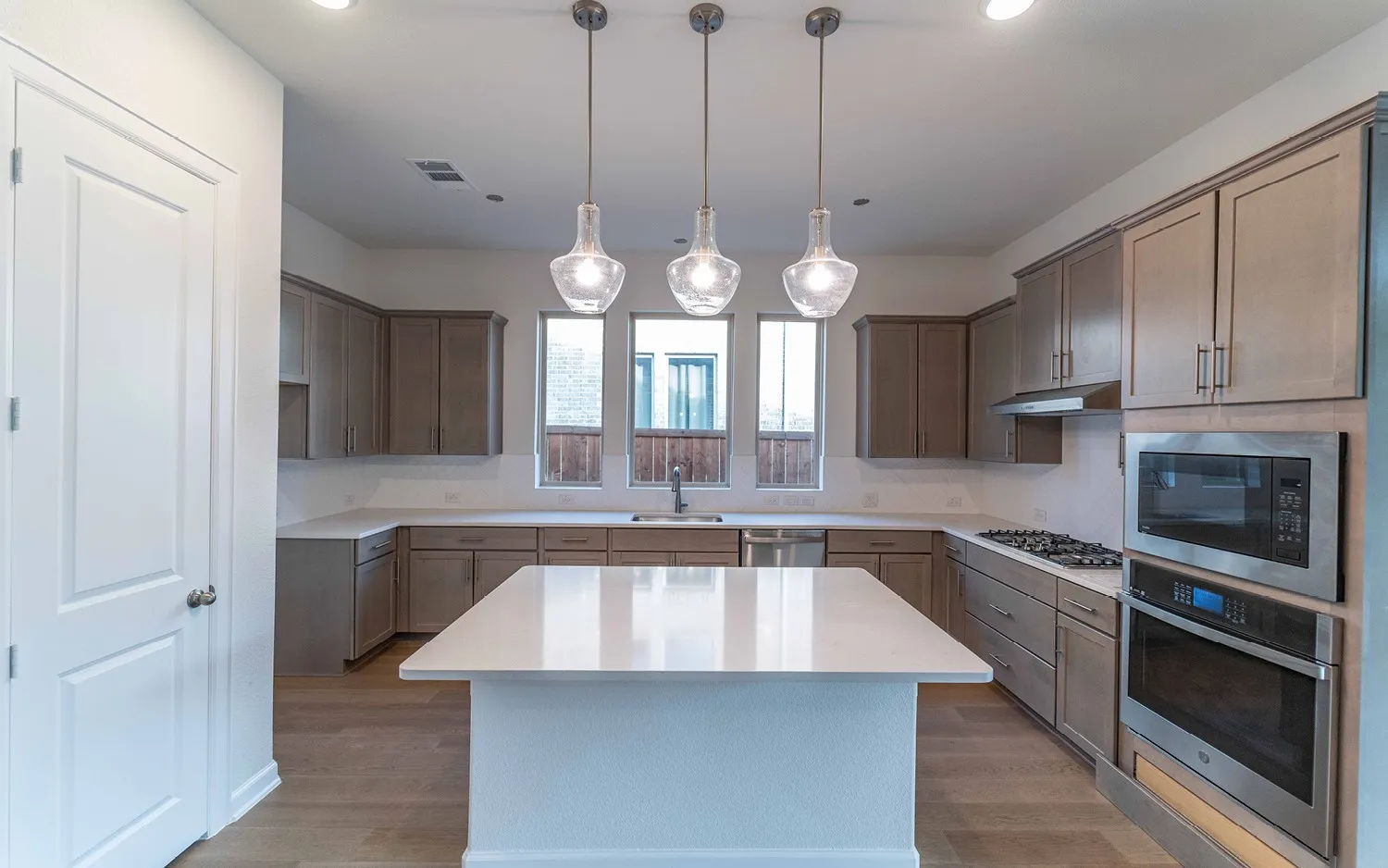 Single Family Residence For Sale in Rockwall County , 1855 Navarre Way, Mclendon Chisholm, Texas 75032, 4 Bedroom, 4 Bathroom, Garage spaces, 2,968 Sqft, built in 2022, New Construction - Complete, Price $610,422, mls#21209478, Real Estate Agent in Mclendon Chisholm, Homes For Sale in Rockwall county, Homes For Sale in Mclendon Chisholm, Realtor in Mclendon Chisholm Texas, Real Estate Brokerage Independent Realty Texas, Luminita Cordes Realtor