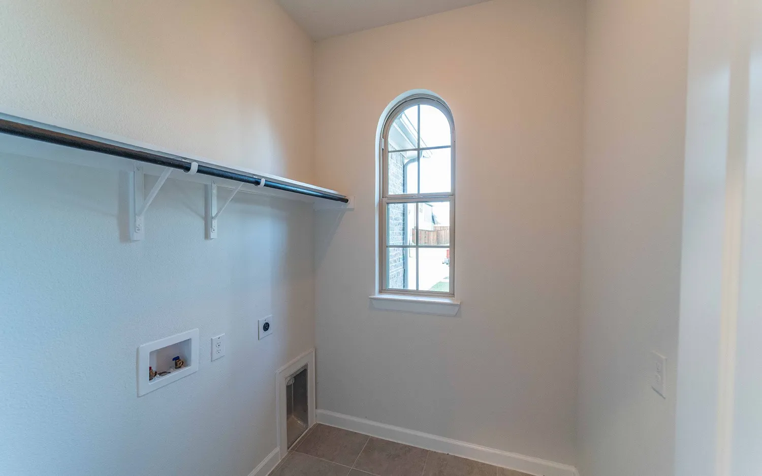 Single Family Residence For Sale in Rockwall County , 1855 Navarre Way, Mclendon Chisholm, Texas 75032, 4 Bedroom, 4 Bathroom, Garage spaces, 2,968 Sqft, built in 2022, New Construction - Complete, Price $610,422, mls#21209478, Real Estate Agent in Mclendon Chisholm, Homes For Sale in Rockwall county, Homes For Sale in Mclendon Chisholm, Realtor in Mclendon Chisholm Texas, Real Estate Brokerage Independent Realty Texas, Luminita Cordes Realtor