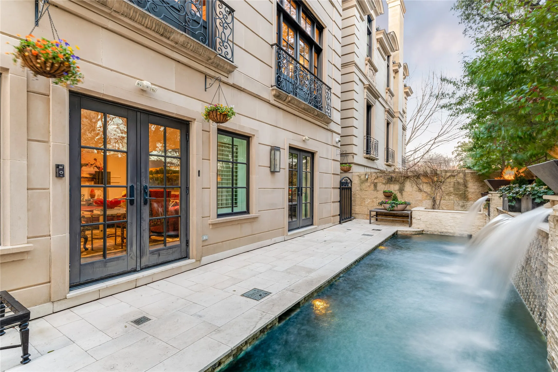 Single Family Residence For Sale in Dallas County , 3901 Turtle Creek Boulevard 15, Dallas, Texas 75219, 4 Bedrooms, 9 Bathrooms, 3 Garage spaces, 6,712 Sqft, built in 2014, Preowned, Price $5,950,000, mls#21206735, Real Estate Agent in Dallas, Homes For Sale in Dallas county, Homes For Sale in Dallas, Realtor in Dallas Texas, Real Estate Brokerage Independent Realty Texas, Luminita Cordes Realtor