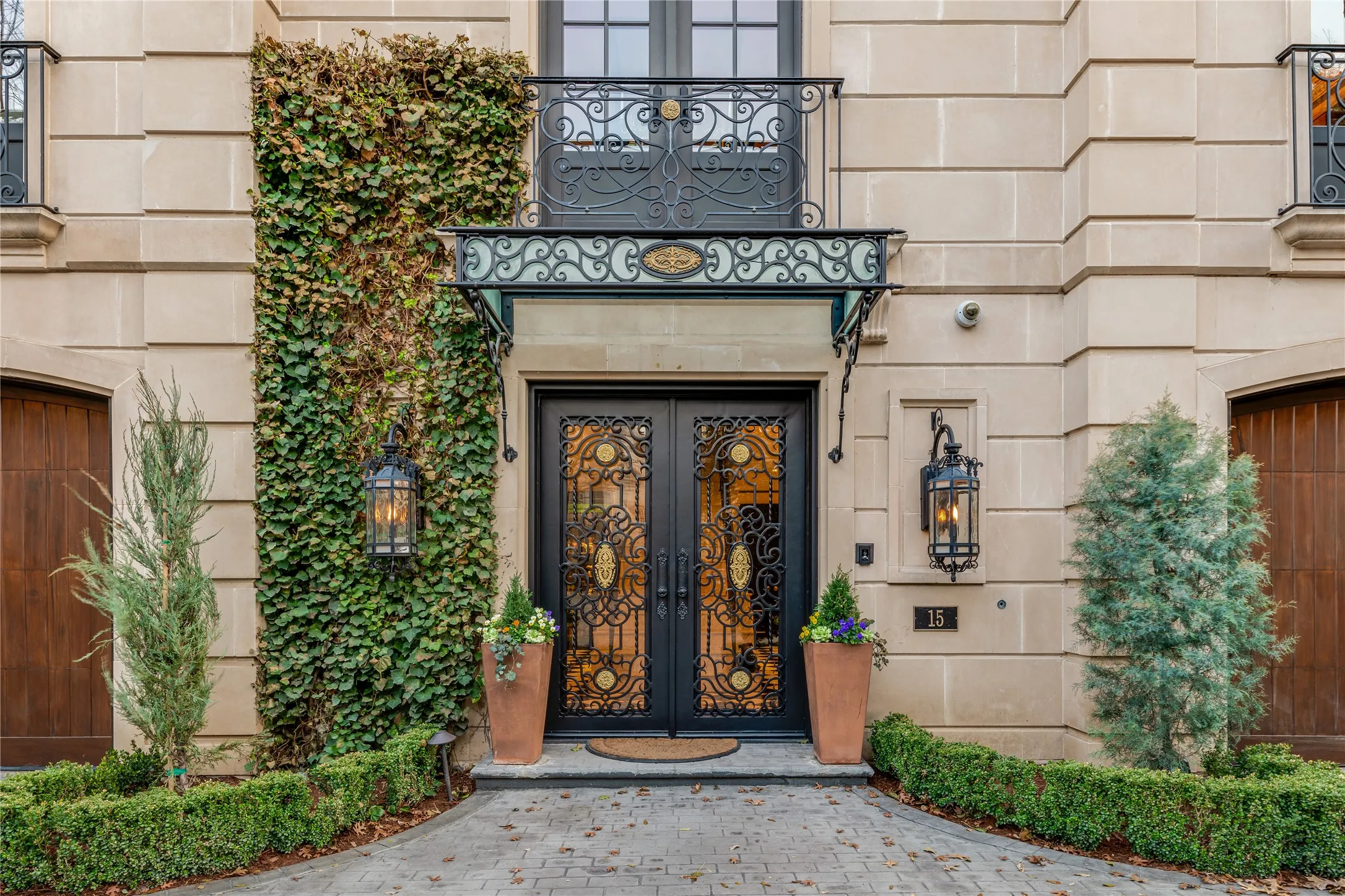 Single Family Residence For Sale in Dallas County , 3901 Turtle Creek Boulevard 15, Dallas, Texas 75219, 4 Bedrooms, 9 Bathrooms, 3 Garage spaces, 6,712 Sqft, built in 2014, Preowned, Price $5,950,000, mls#21206735, Real Estate Agent in Dallas, Homes For Sale in Dallas county, Homes For Sale in Dallas, Realtor in Dallas Texas, Real Estate Brokerage Independent Realty Texas, Luminita Cordes Realtor
