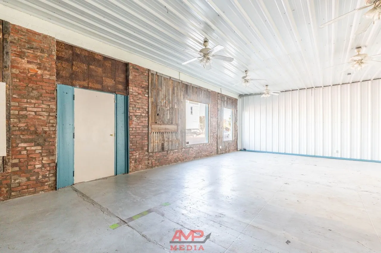 Retail For Sale in Taylor County , 1017 N 2nd, Merkel, Texas 79536, 0, 0, Garage spaces, 0 Sqft, built in 1920, Preowned, Price $39,500, mls#21209499, Real Estate Agent in Merkel, Homes For Sale in Taylor county, Homes For Sale in Merkel, Realtor in Merkel Texas, Real Estate Brokerage Independent Realty Texas, Luminita Cordes Realtor