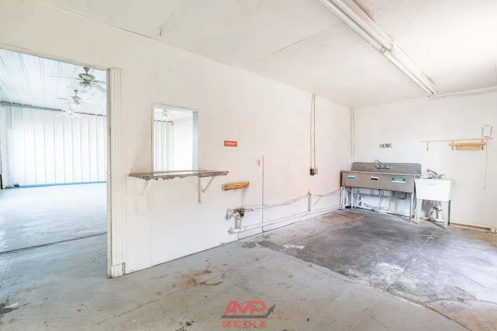 Retail For Sale in Taylor County , 1017 N 2nd, Merkel, Texas 79536, 0, 0, Garage spaces, 0 Sqft, built in 1920, Preowned, Price $39,500, mls#21209499, Real Estate Agent in Merkel, Homes For Sale in Taylor county, Homes For Sale in Merkel, Realtor in Merkel Texas, Real Estate Brokerage Independent Realty Texas, Luminita Cordes Realtor