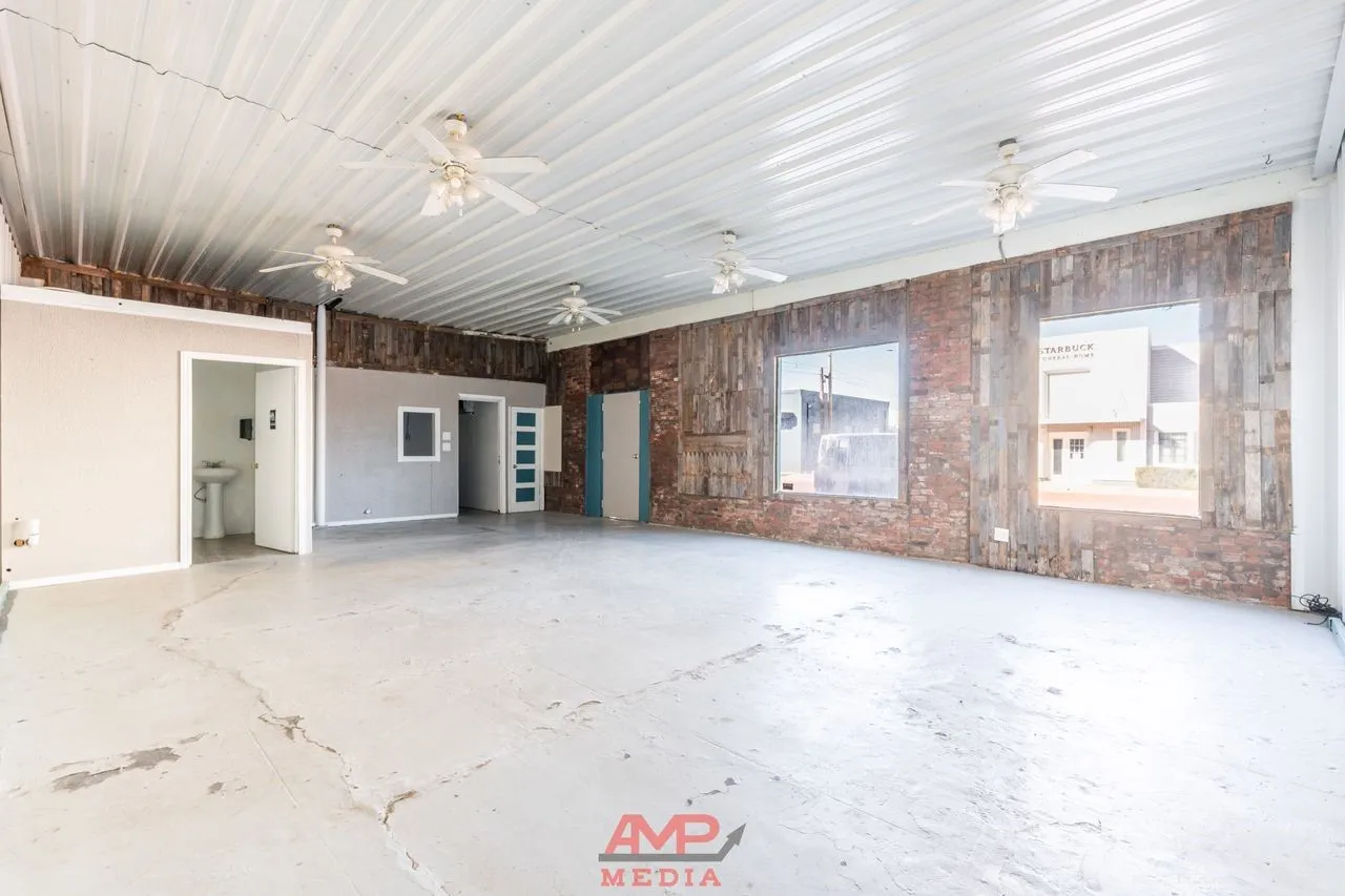 Retail For Sale in Taylor County , 1017 N 2nd, Merkel, Texas 79536, 0, 0, Garage spaces, 0 Sqft, built in 1920, Preowned, Price $39,500, mls#21209499, Real Estate Agent in Merkel, Homes For Sale in Taylor county, Homes For Sale in Merkel, Realtor in Merkel Texas, Real Estate Brokerage Independent Realty Texas, Luminita Cordes Realtor