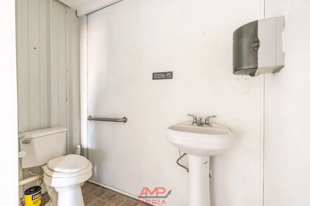 Retail For Sale in Taylor County , 1017 N 2nd, Merkel, Texas 79536, 0, 0, Garage spaces, 0 Sqft, built in 1920, Preowned, Price $39,500, mls#21209499, Real Estate Agent in Merkel, Homes For Sale in Taylor county, Homes For Sale in Merkel, Realtor in Merkel Texas, Real Estate Brokerage Independent Realty Texas, Luminita Cordes Realtor