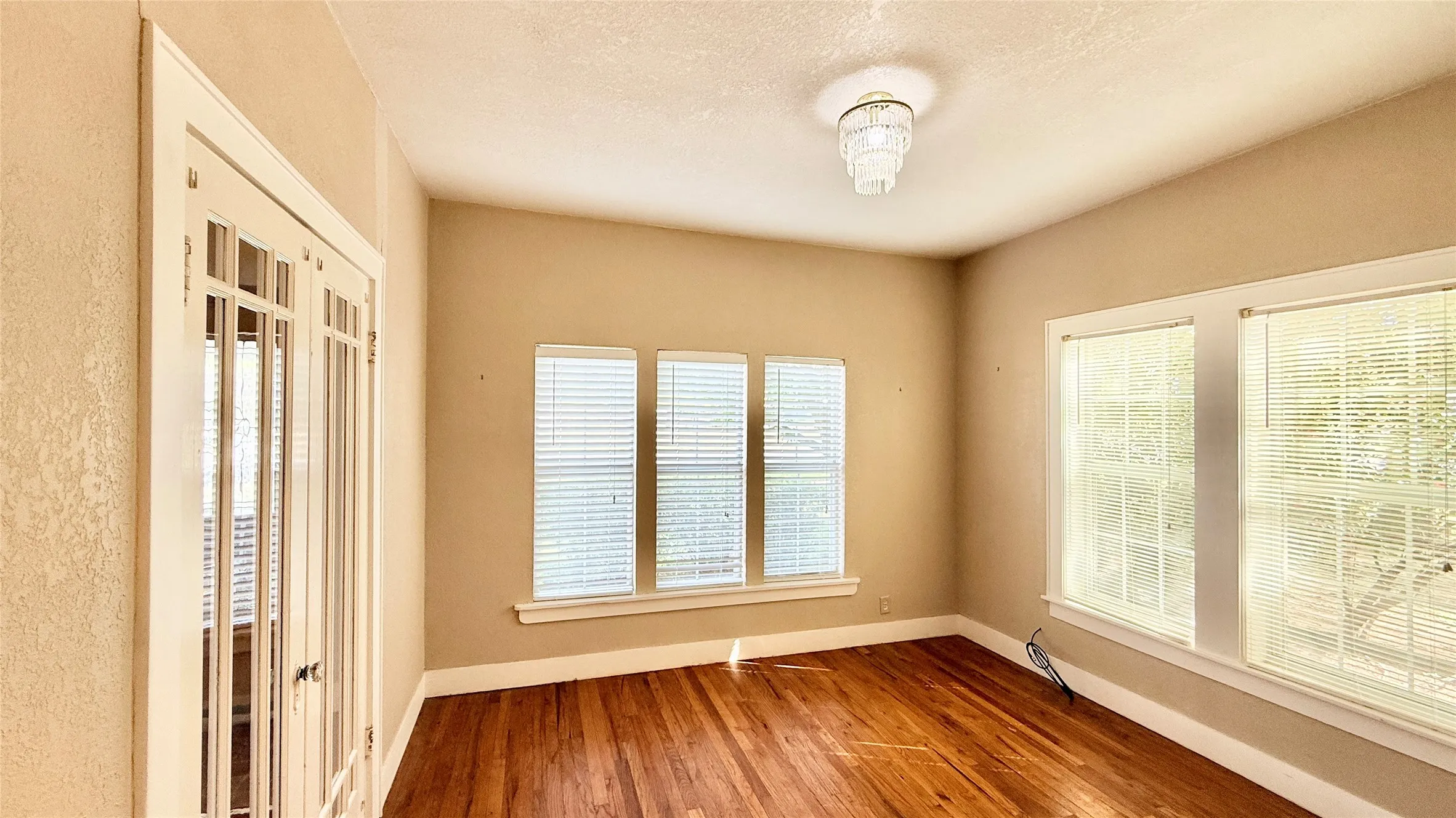 Single Family Residence For Sale in Young County , 1122 4th Street, Graham, Texas 76450, 3 Bedroom, 1 Bathroom, Garage spaces, 2,274 Sqft, built in 1940, Price $179,500, mls#21209479, Real Estate Agent in Graham, Homes For Sale in Young county, Homes For Sale in Graham, Realtor in Graham Texas, Real Estate Brokerage Independent Realty Texas, Luminita Cordes Realtor