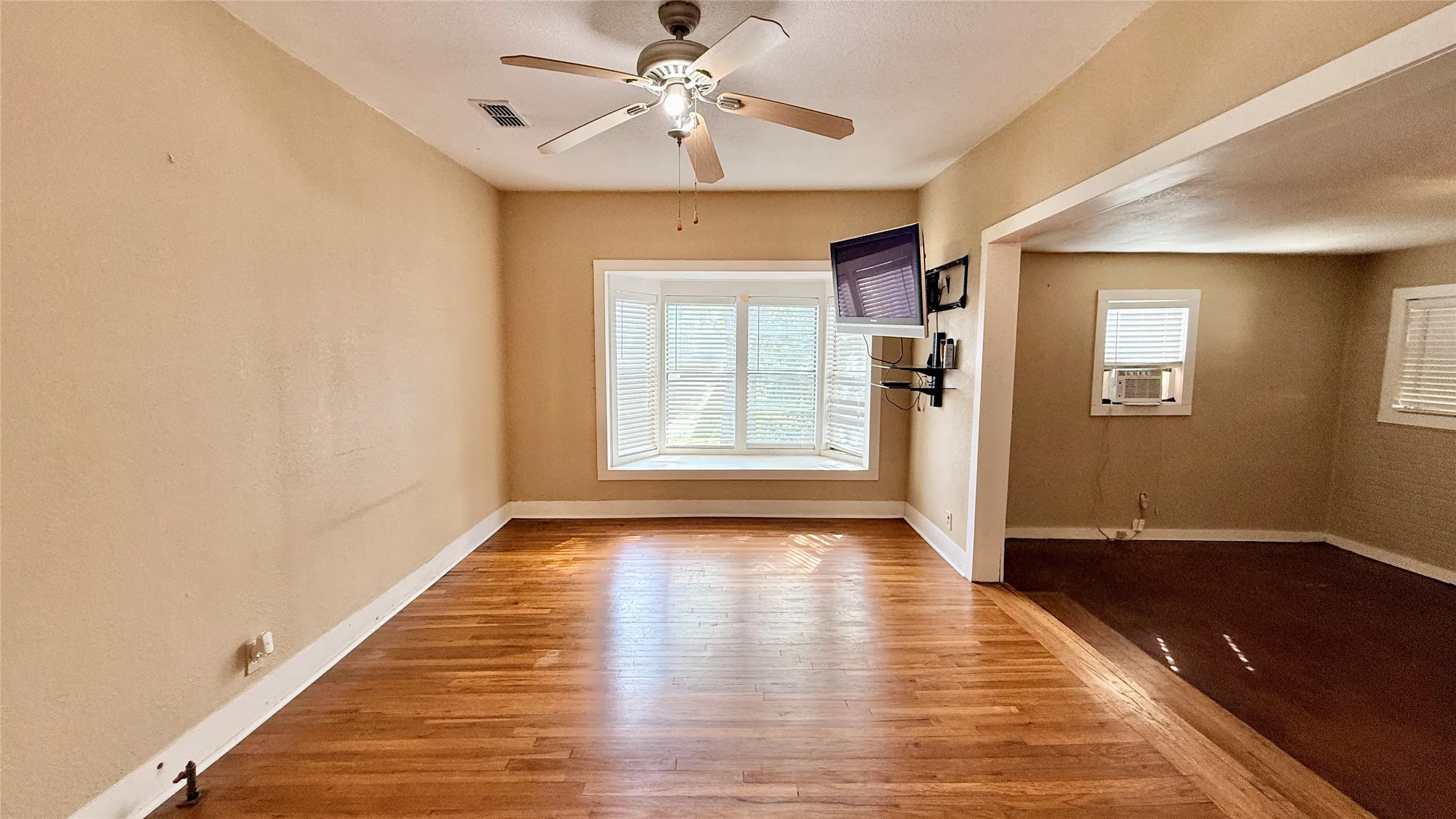Single Family Residence For Sale in Young County , 1122 4th Street, Graham, Texas 76450, 3 Bedroom, 1 Bathroom, Garage spaces, 2,274 Sqft, built in 1940, Price $179,500, mls#21209479, Real Estate Agent in Graham, Homes For Sale in Young county, Homes For Sale in Graham, Realtor in Graham Texas, Real Estate Brokerage Independent Realty Texas, Luminita Cordes Realtor