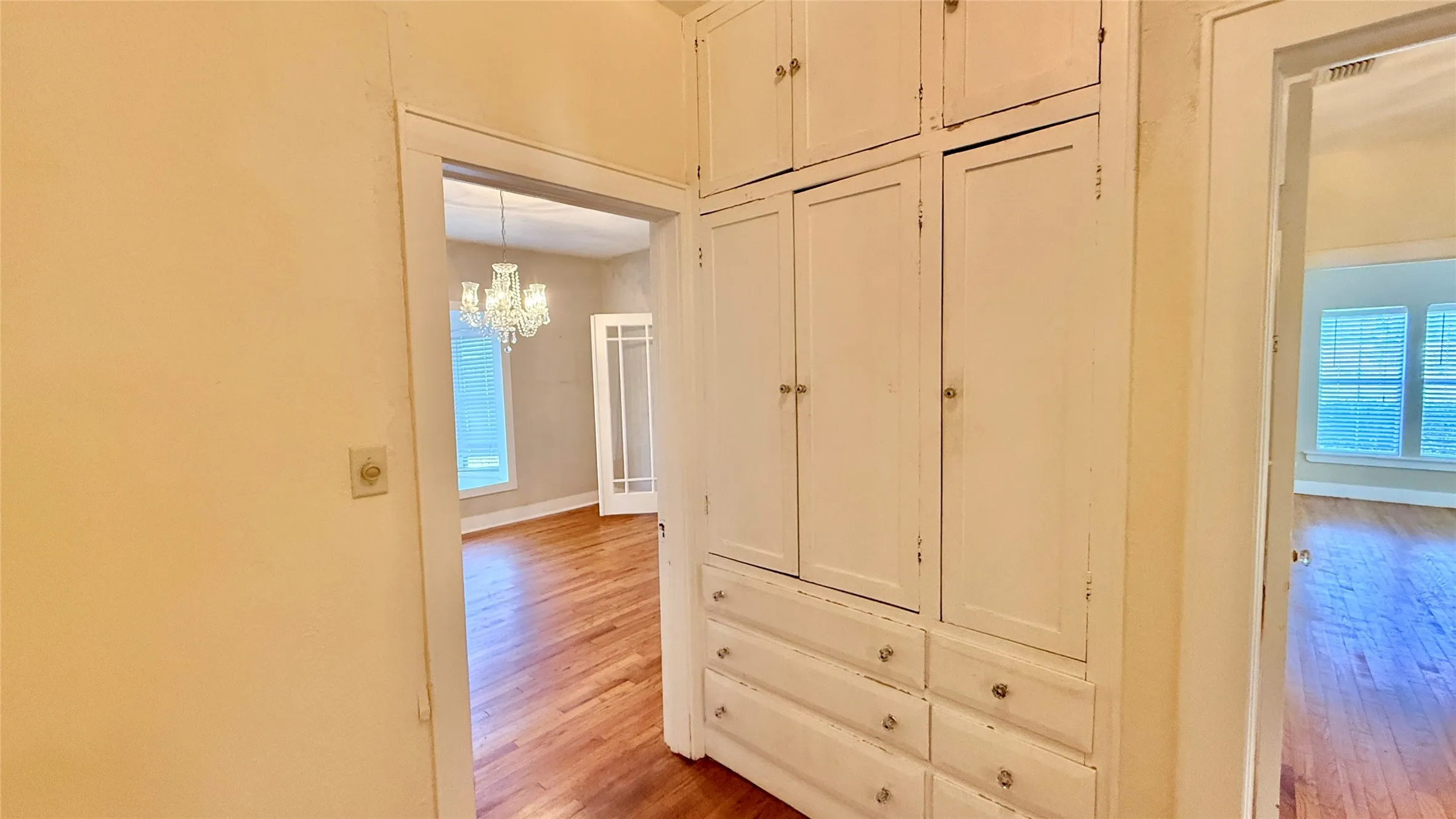 Single Family Residence For Sale in Young County , 1122 4th Street, Graham, Texas 76450, 3 Bedroom, 1 Bathroom, Garage spaces, 2,274 Sqft, built in 1940, Price $179,500, mls#21209479, Real Estate Agent in Graham, Homes For Sale in Young county, Homes For Sale in Graham, Realtor in Graham Texas, Real Estate Brokerage Independent Realty Texas, Luminita Cordes Realtor