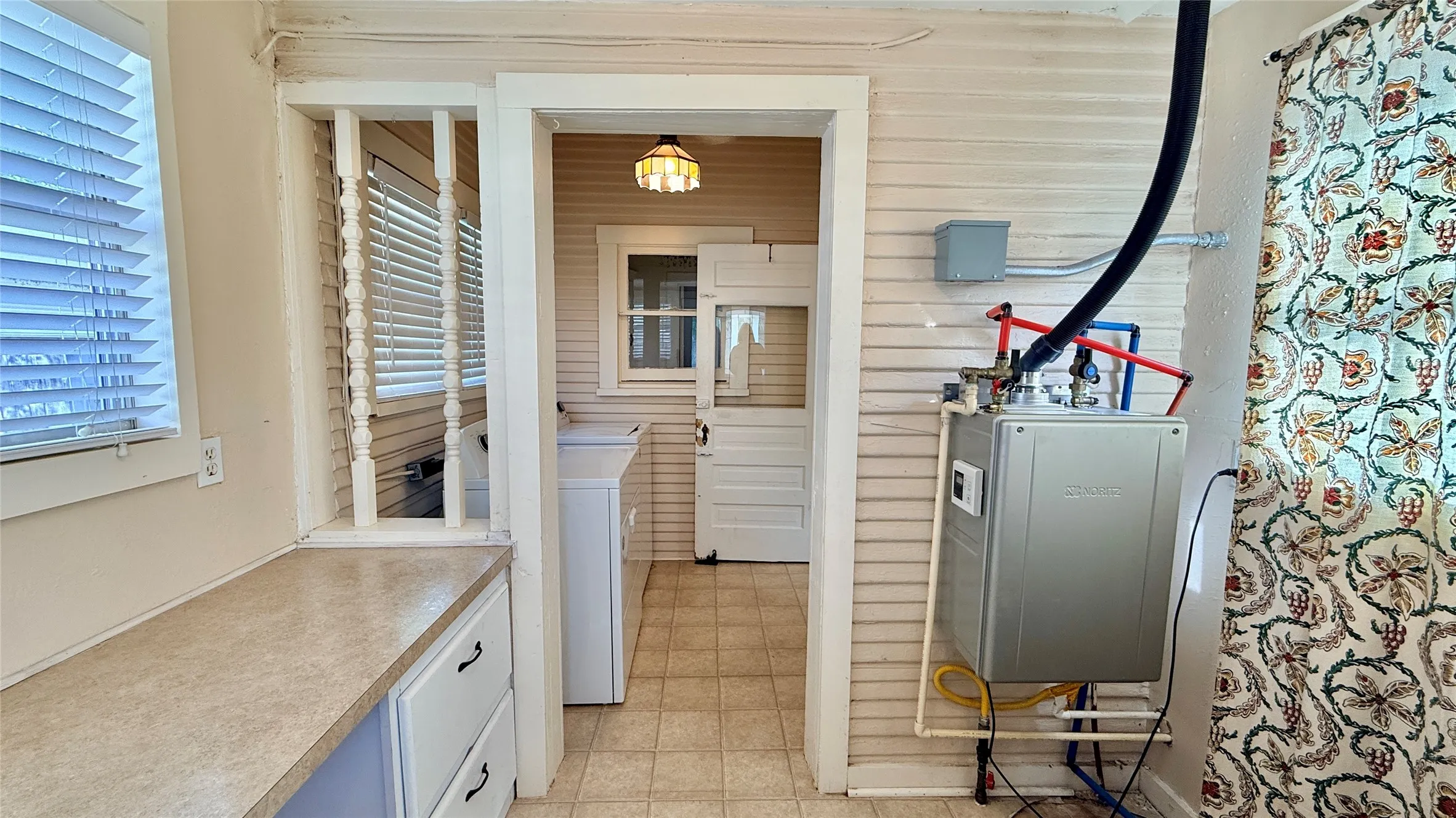 Single Family Residence For Sale in Young County , 1122 4th Street, Graham, Texas 76450, 3 Bedroom, 1 Bathroom, Garage spaces, 2,274 Sqft, built in 1940, Price $179,500, mls#21209479, Real Estate Agent in Graham, Homes For Sale in Young county, Homes For Sale in Graham, Realtor in Graham Texas, Real Estate Brokerage Independent Realty Texas, Luminita Cordes Realtor
