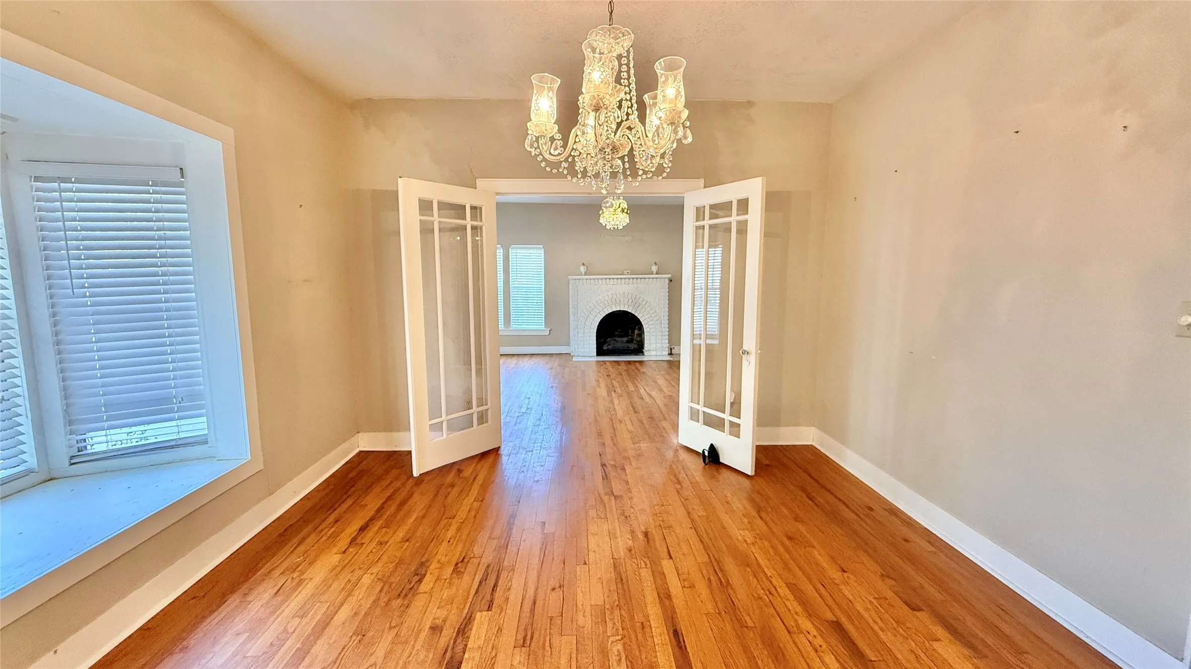 Single Family Residence For Sale in Young County , 1122 4th Street, Graham, Texas 76450, 3 Bedroom, 1 Bathroom, Garage spaces, 2,274 Sqft, built in 1940, Price $179,500, mls#21209479, Real Estate Agent in Graham, Homes For Sale in Young county, Homes For Sale in Graham, Realtor in Graham Texas, Real Estate Brokerage Independent Realty Texas, Luminita Cordes Realtor