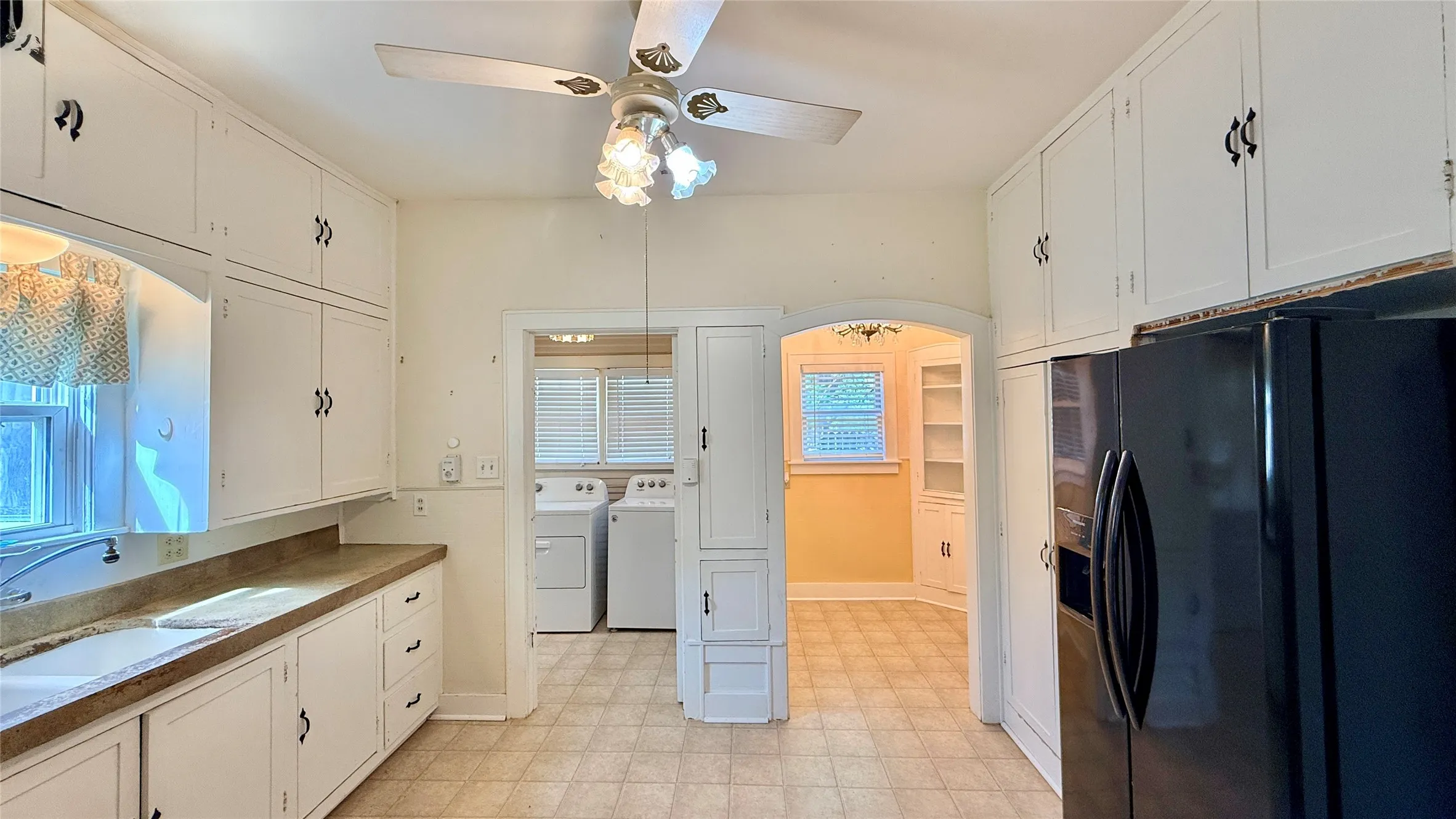 Single Family Residence For Sale in Young County , 1122 4th Street, Graham, Texas 76450, 3 Bedroom, 1 Bathroom, Garage spaces, 2,274 Sqft, built in 1940, Price $179,500, mls#21209479, Real Estate Agent in Graham, Homes For Sale in Young county, Homes For Sale in Graham, Realtor in Graham Texas, Real Estate Brokerage Independent Realty Texas, Luminita Cordes Realtor