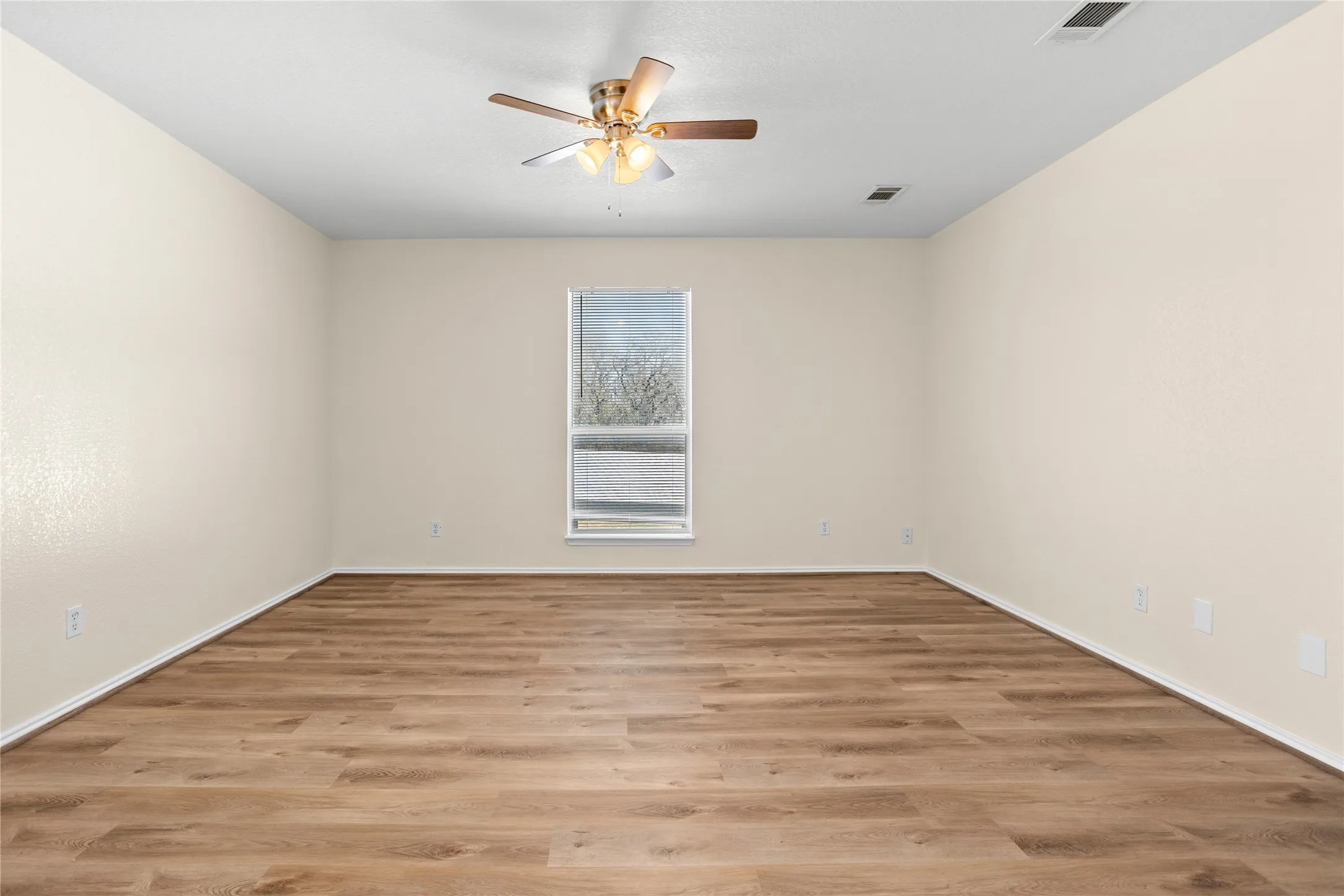 Quadruplex For Rent in Parker County , 757 Olive Branch Road, Brock, Texas 76087, 3 Bedroom, 2 Bathroom, Garage spaces, 1,115 Sqft, built in 2006, Preowned, Price $1,600, mls#21209556, Real Estate Agent in Brock, Homes For Rent in Parker county, Homes For Rent in Brock, Realtor in Brock Texas, Real Estate Brokerage Independent Realty Texas, Luminita Cordes Realtor