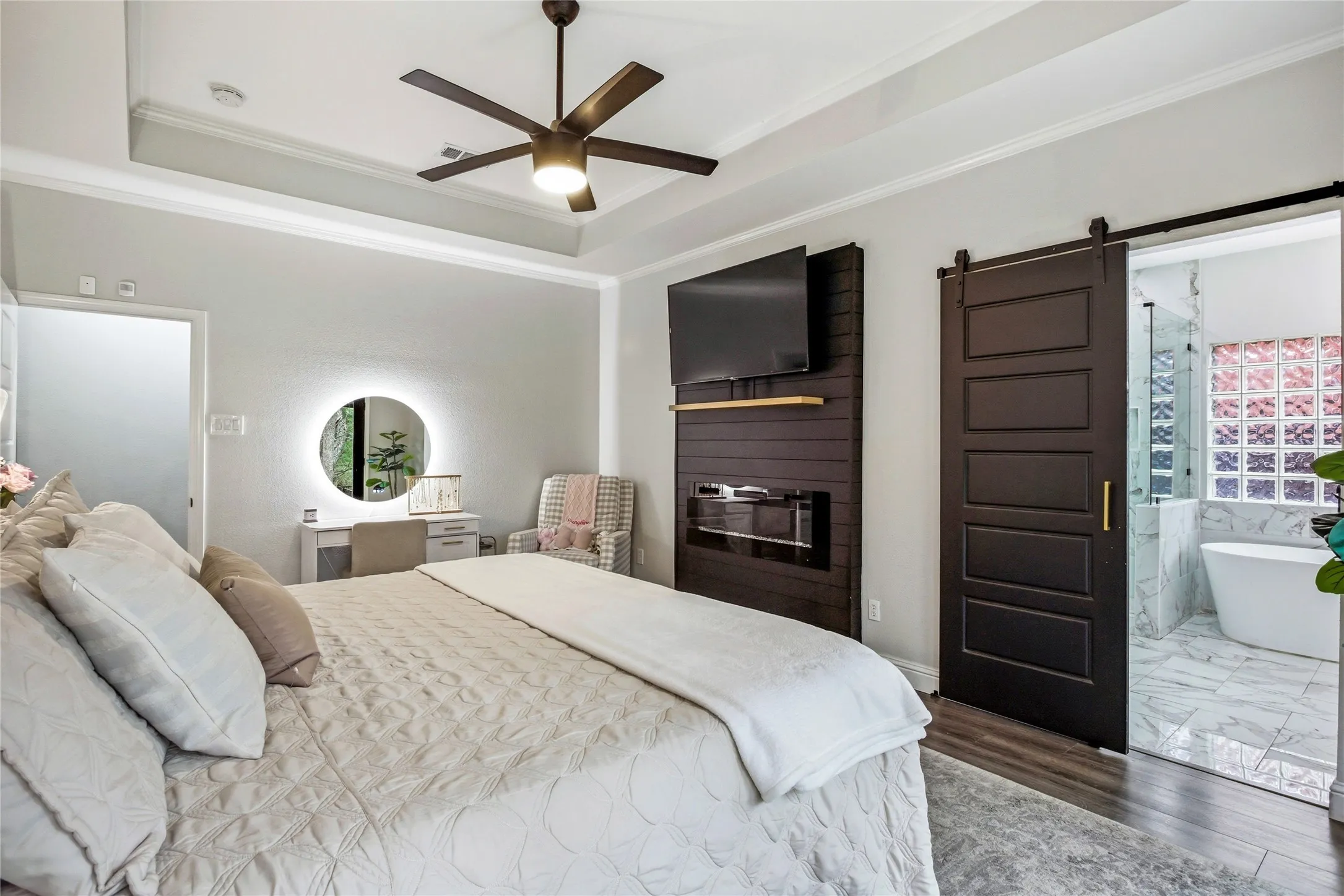 Single Family Residence For Sale in Dallas County , 822 Longmeadow Court, De Soto, Texas 75115, 4 Bedroom, 3 Bathroom, 2 Garage spaces, 2,520 Sqft, built in 1993, Preowned, mls#21194929, Real Estate Agent in De Soto, Homes For Sale in Dallas county, Homes For Sale in De Soto, Realtor in De Soto Texas, Real Estate Brokerage Independent Realty Texas, Luminita Cordes Realtor