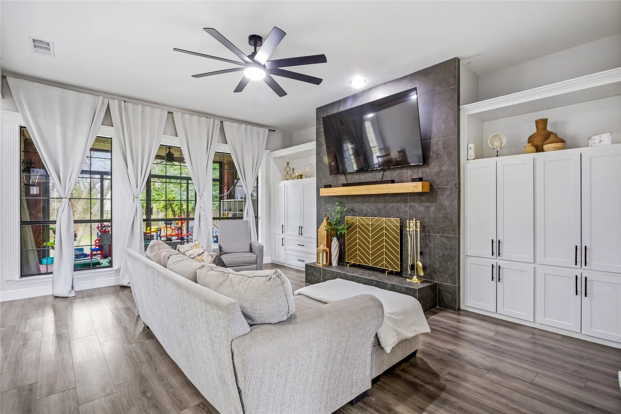Single Family Residence For Sale in Dallas County , 822 Longmeadow Court, De Soto, Texas 75115, 4 Bedroom, 3 Bathroom, 2 Garage spaces, 2,520 Sqft, built in 1993, Preowned, mls#21194929, Real Estate Agent in De Soto, Homes For Sale in Dallas county, Homes For Sale in De Soto, Realtor in De Soto Texas, Real Estate Brokerage Independent Realty Texas, Luminita Cordes Realtor