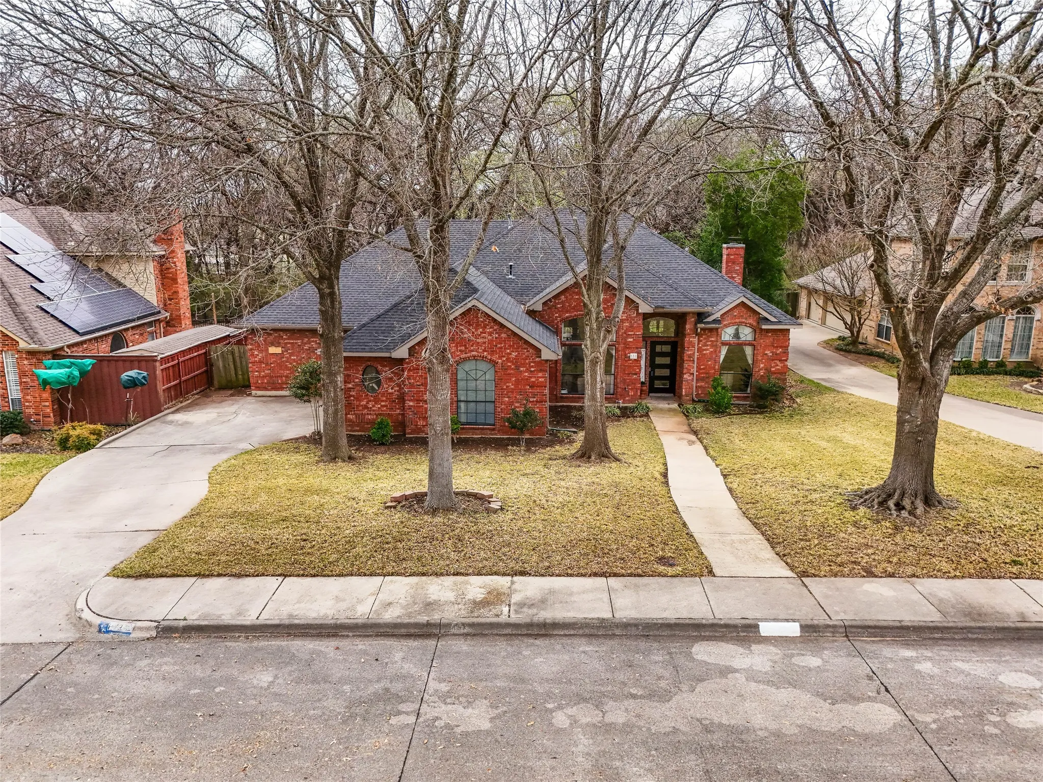 Single Family Residence For Sale in Dallas County , 822 Longmeadow Court, De Soto, Texas 75115, 4 Bedroom, 3 Bathroom, 2 Garage spaces, 2,520 Sqft, built in 1993, Preowned, mls#21194929, Real Estate Agent in De Soto, Homes For Sale in Dallas county, Homes For Sale in De Soto, Realtor in De Soto Texas, Real Estate Brokerage Independent Realty Texas, Luminita Cordes Realtor