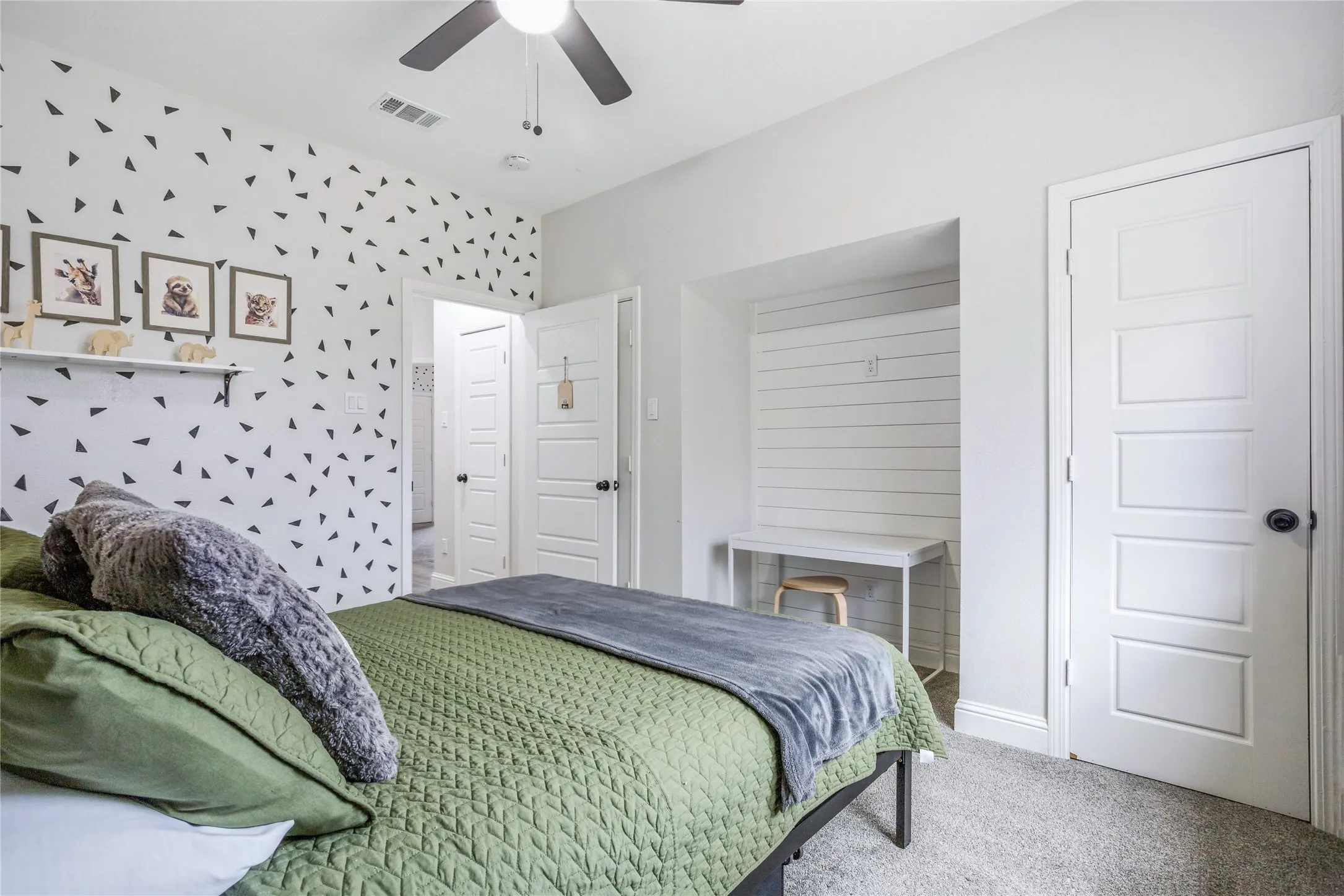 Single Family Residence For Sale in Dallas County , 822 Longmeadow Court, De Soto, Texas 75115, 4 Bedroom, 3 Bathroom, 2 Garage spaces, 2,520 Sqft, built in 1993, Preowned, mls#21194929, Real Estate Agent in De Soto, Homes For Sale in Dallas county, Homes For Sale in De Soto, Realtor in De Soto Texas, Real Estate Brokerage Independent Realty Texas, Luminita Cordes Realtor