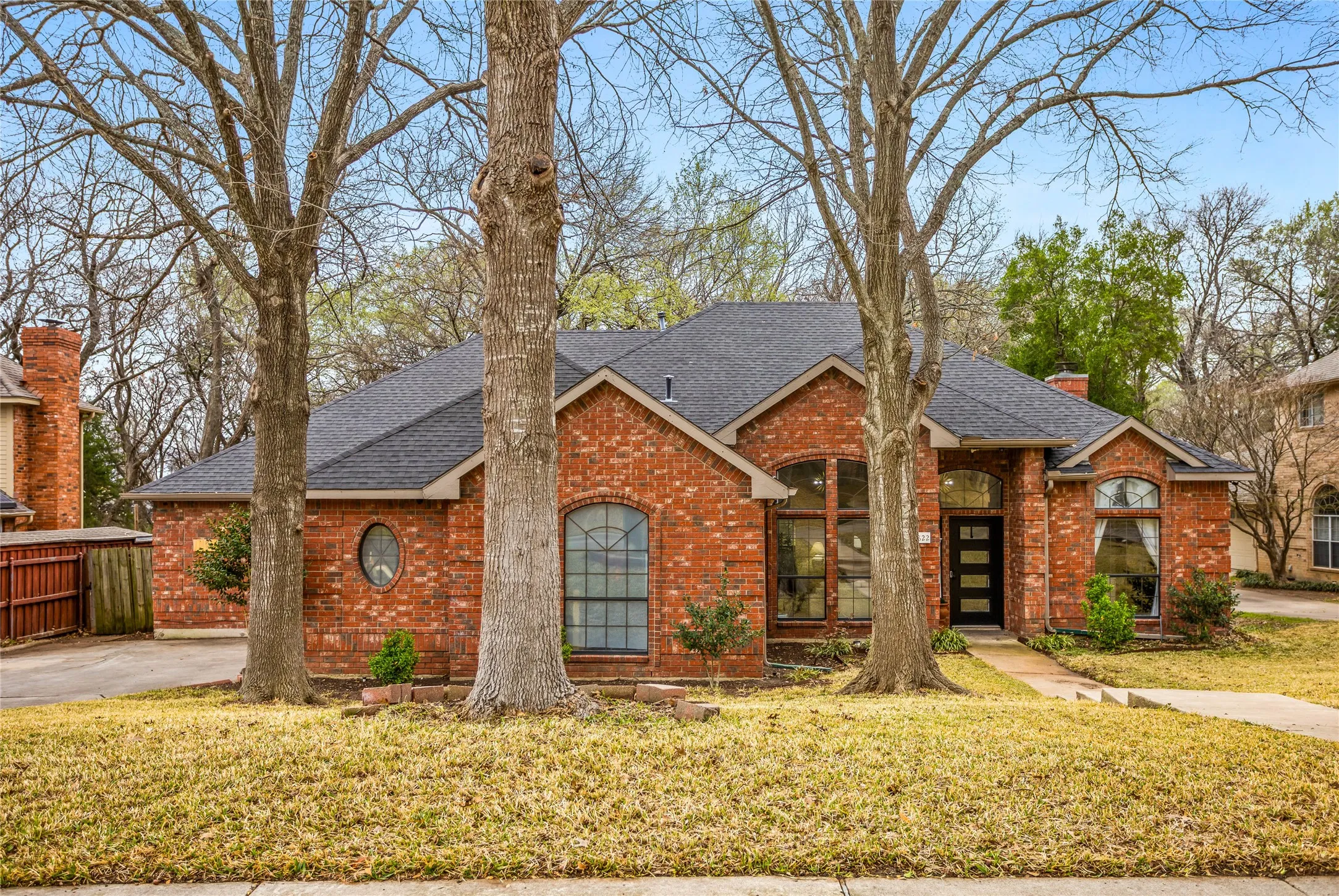 Single Family Residence For Sale in Dallas County , 822 Longmeadow Court, De Soto, Texas 75115, 4 Bedroom, 3 Bathroom, 2 Garage spaces, 2,520 Sqft, built in 1993, Preowned, mls#21194929, Real Estate Agent in De Soto, Homes For Sale in Dallas county, Homes For Sale in De Soto, Realtor in De Soto Texas, Real Estate Brokerage Independent Realty Texas, Luminita Cordes Realtor