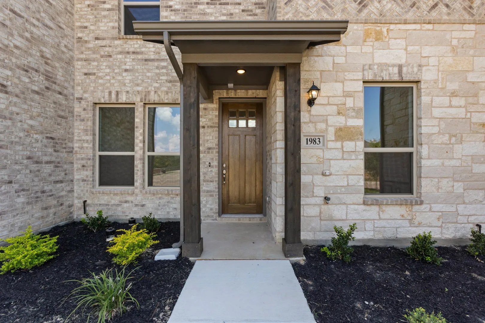 1983 Gentle Oak-Porch-1