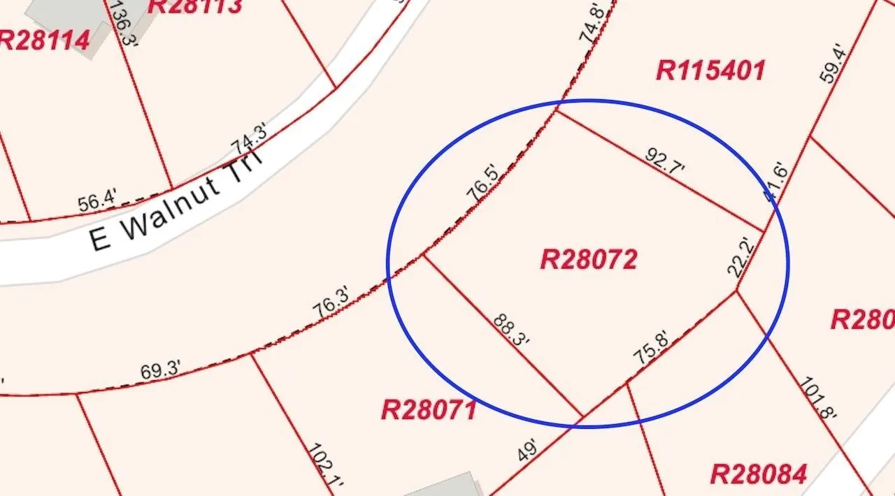 shows shape of the lot