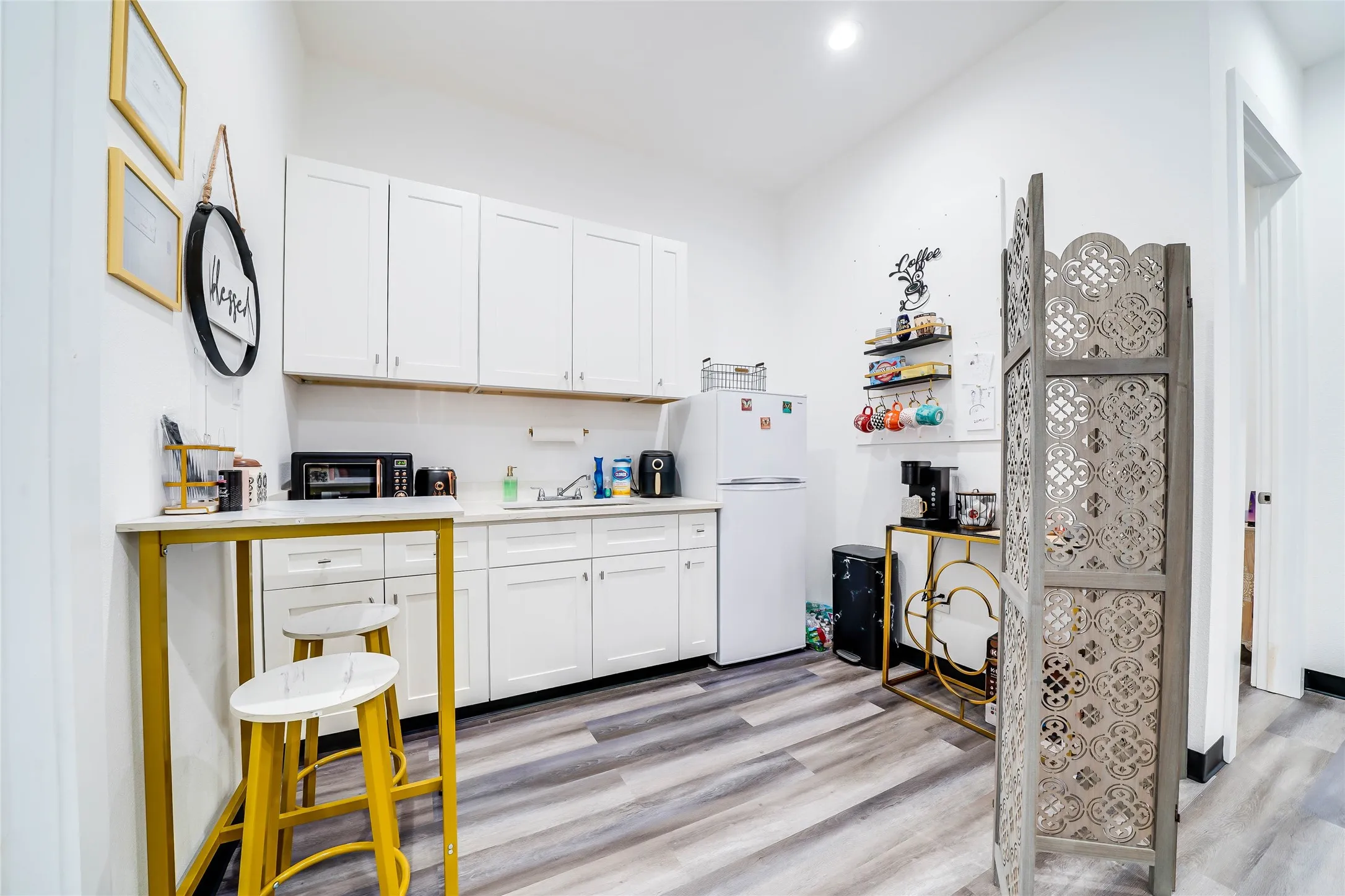 Office For Rent in Tarrant County , 1802 Mansfield Webb Road 106, Mansfield, Texas 76063, 0, 0, Garage spaces, 4,000 Sqft, built in 2019, Preowned, Price $19, mls#21209660, Real Estate Agent in Mansfield, Homes For Rent in Tarrant county, Homes For Rent in Mansfield, Realtor in Mansfield Texas, Real Estate Brokerage Independent Realty Texas, Luminita Cordes Realtor