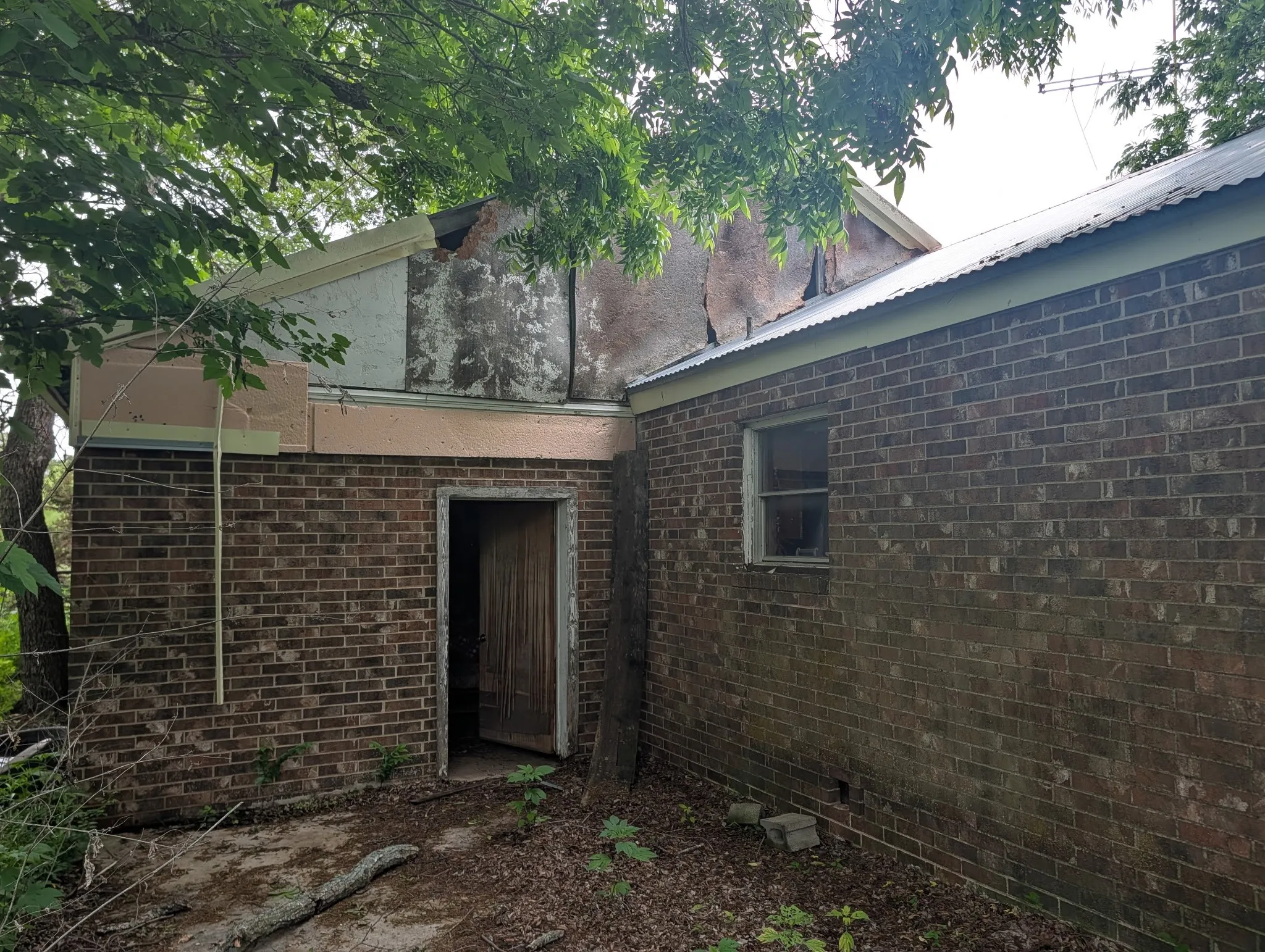 Farm For Sale in Brown County , 602 Avenue H, Blanket, Texas 76432, 3 Bedrooms, 2 Bathrooms, Garage spaces, 1,412 Sqft, built in 0, Preowned, Price $85,000, mls#21209726, Real Estate Agent in Blanket, Homes For Sale in Brown county, Homes For Sale in Blanket, Realtor in Blanket Texas, Real Estate Brokerage Independent Realty Texas, Luminita Cordes Realtor