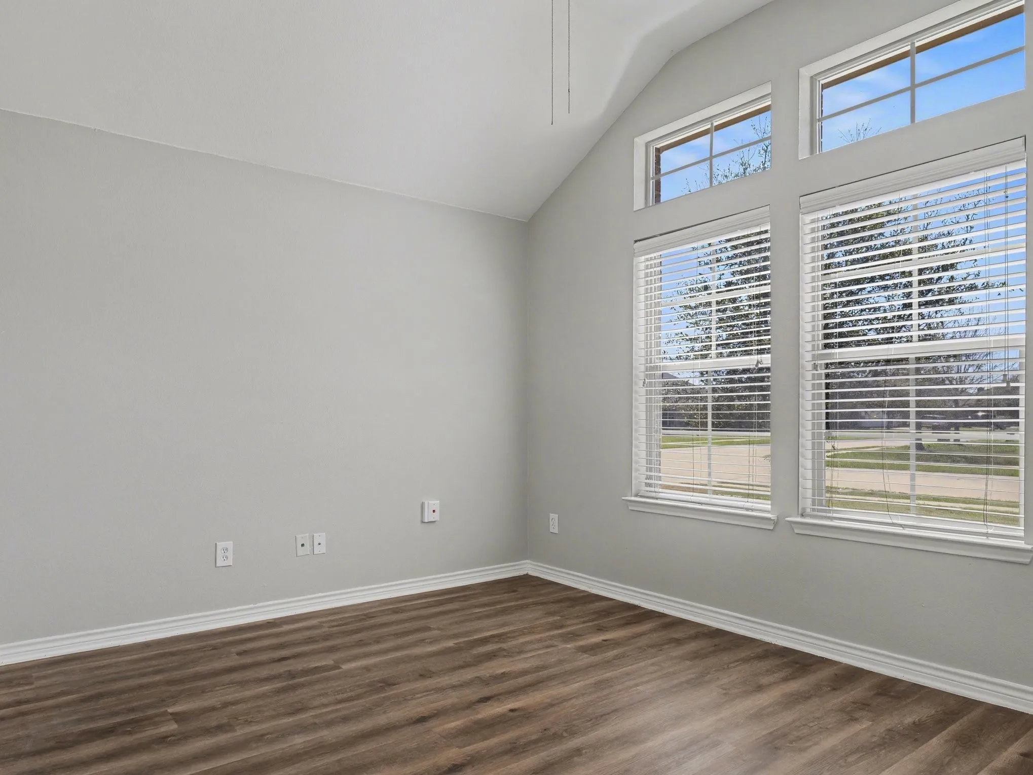 Single Family Residence For Sale in Kaufman County , 152 Doe Meadow Lane, Forney, Texas 75126, 4 Bedroom, 2 Bathroom, 2 Garage spaces, 1,592 Sqft, built in 2012, mls#21203468, Real Estate Agent in Forney, Homes For Sale in Kaufman county, Homes For Sale in Forney, Realtor in Forney Texas, Real Estate Brokerage Independent Realty Texas, Luminita Cordes Realtor