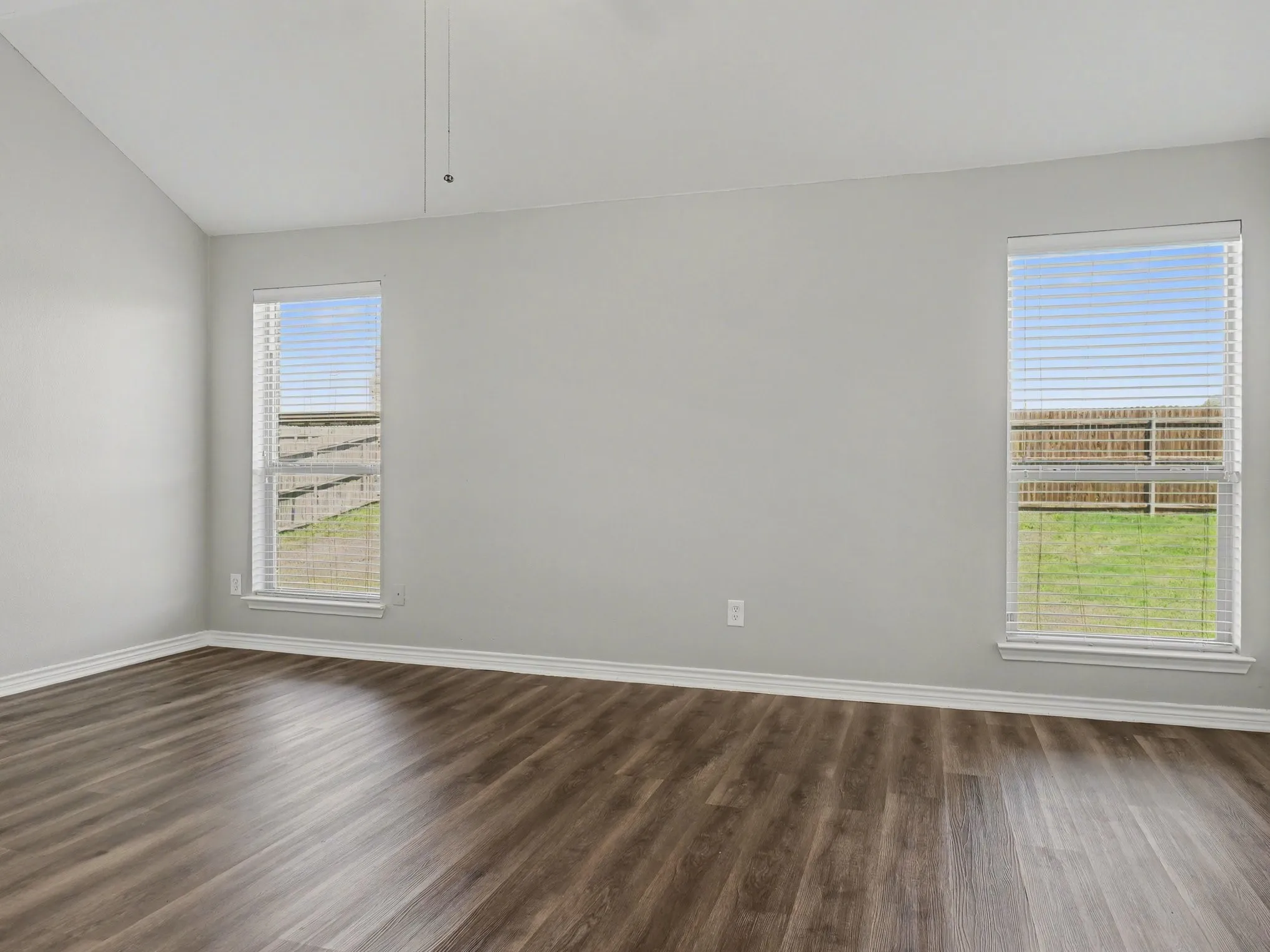 Single Family Residence For Sale in Kaufman County , 152 Doe Meadow Lane, Forney, Texas 75126, 4 Bedroom, 2 Bathroom, 2 Garage spaces, 1,592 Sqft, built in 2012, mls#21203468, Real Estate Agent in Forney, Homes For Sale in Kaufman county, Homes For Sale in Forney, Realtor in Forney Texas, Real Estate Brokerage Independent Realty Texas, Luminita Cordes Realtor