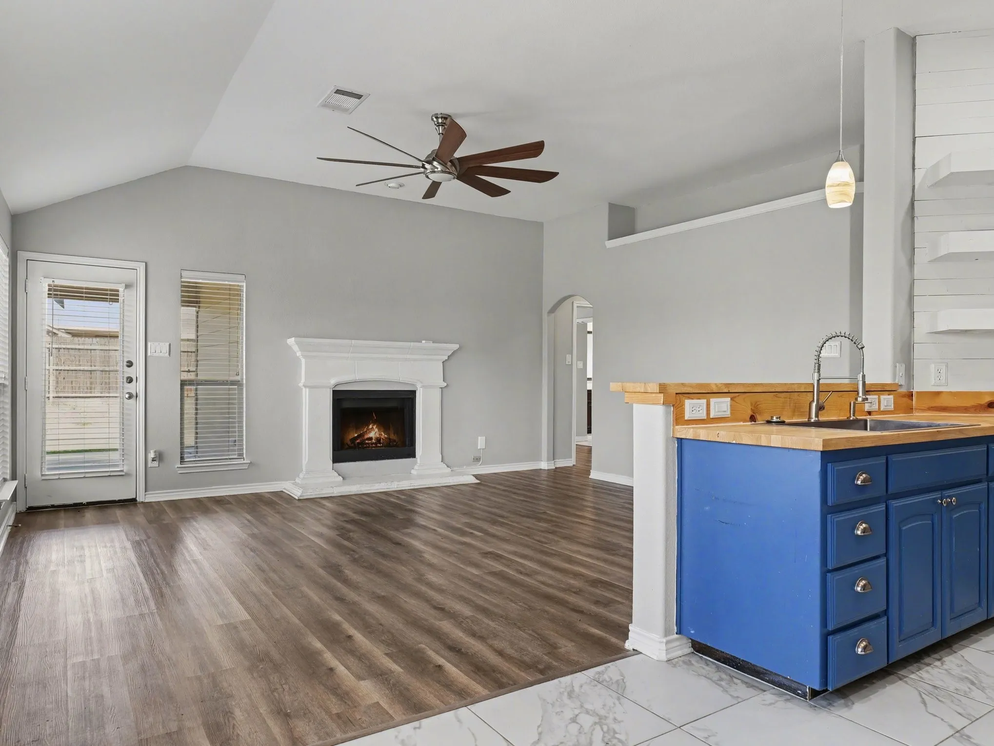 Single Family Residence For Sale in Kaufman County , 152 Doe Meadow Lane, Forney, Texas 75126, 4 Bedroom, 2 Bathroom, 2 Garage spaces, 1,592 Sqft, built in 2012, mls#21203468, Real Estate Agent in Forney, Homes For Sale in Kaufman county, Homes For Sale in Forney, Realtor in Forney Texas, Real Estate Brokerage Independent Realty Texas, Luminita Cordes Realtor