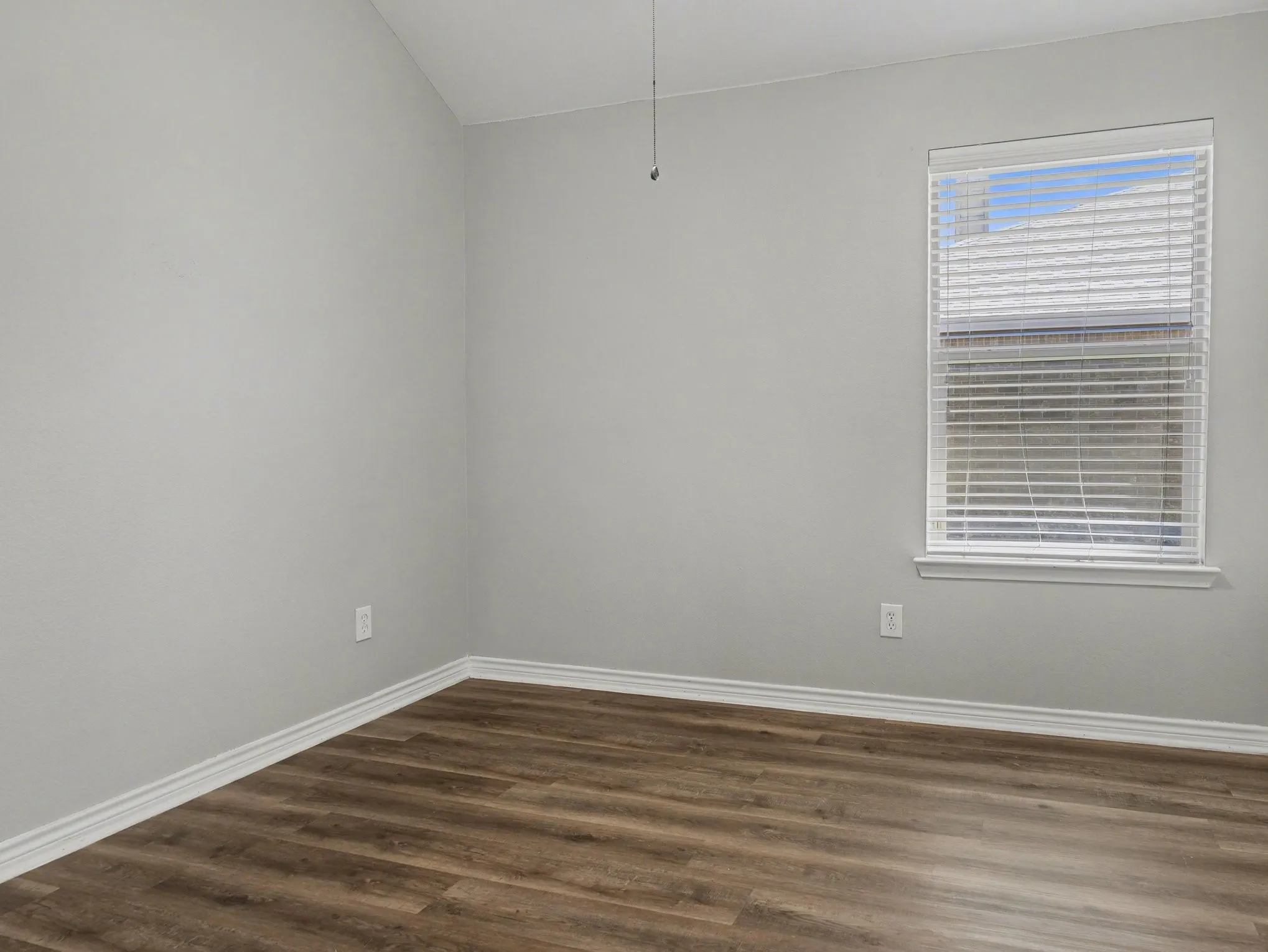 Single Family Residence For Sale in Kaufman County , 152 Doe Meadow Lane, Forney, Texas 75126, 4 Bedroom, 2 Bathroom, 2 Garage spaces, 1,592 Sqft, built in 2012, mls#21203468, Real Estate Agent in Forney, Homes For Sale in Kaufman county, Homes For Sale in Forney, Realtor in Forney Texas, Real Estate Brokerage Independent Realty Texas, Luminita Cordes Realtor