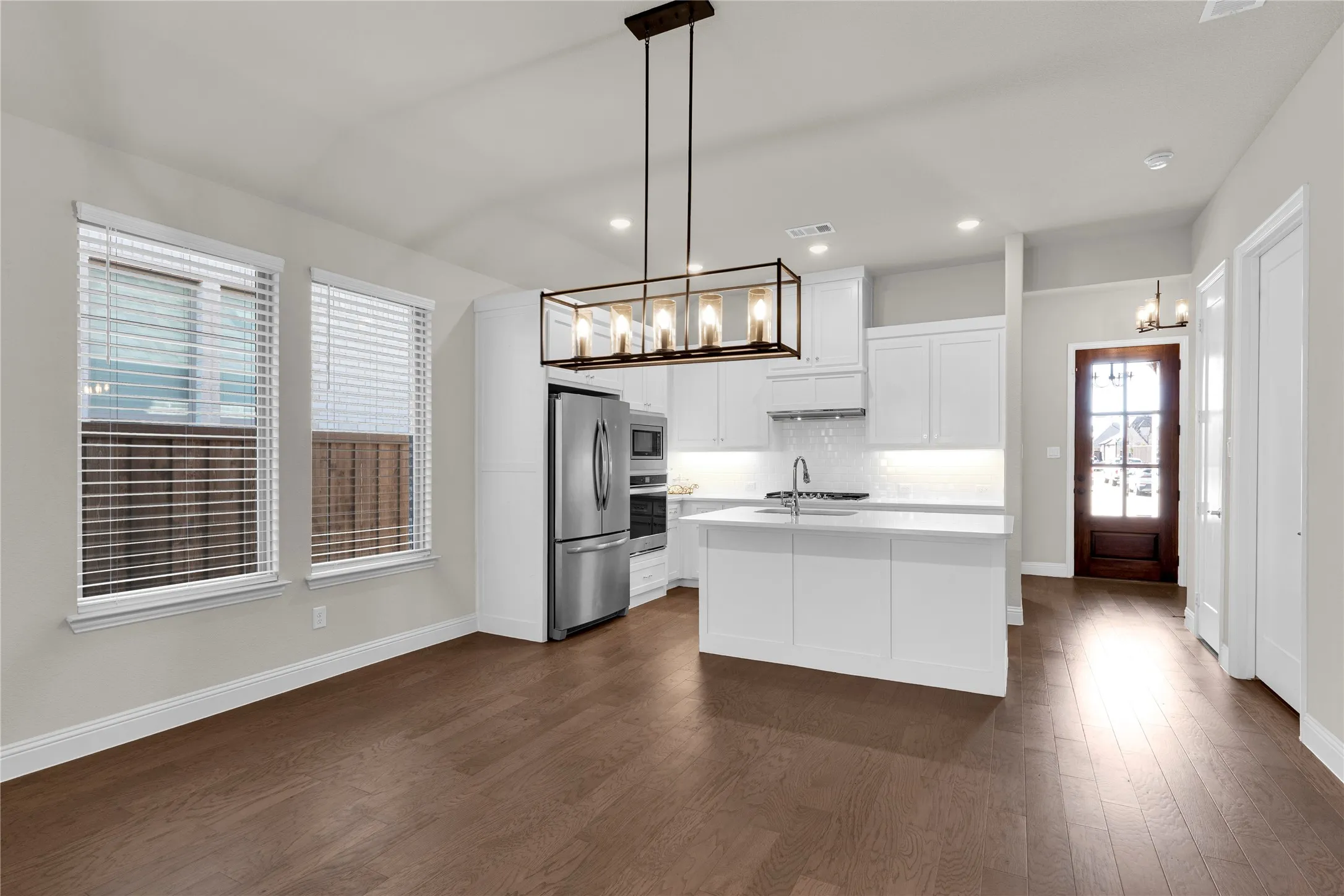 Single Family Residence For Sale in Collin County , 3816 Ironbark Way, Mc Kinney, Texas 75071, 4 Bedroom, 2 Bathroom, 2 Garage spaces, 2,049 Sqft, built in 2020, mls#21208364, Real Estate Agent in Mc Kinney, Homes For Sale in Collin county, Homes For Sale in Mc Kinney, Realtor in Mc Kinney Texas, Real Estate Brokerage Independent Realty Texas, Luminita Cordes Realtor