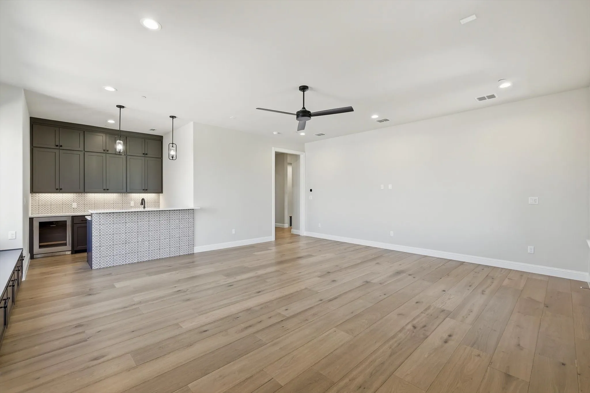 Single Family Residence For Sale in Denton County , 1401 Brian Street, Bartonville, Texas 76226, 5 Bedroom, 8 Bathroom, 4 Garage spaces, 6,189 Sqft, built in 2026, mls#21209524, Real Estate Agent in Bartonville, Homes For Sale in Denton county, Homes For Sale in Bartonville, Realtor in Bartonville Texas, Real Estate Brokerage Independent Realty Texas, Luminita Cordes Realtor