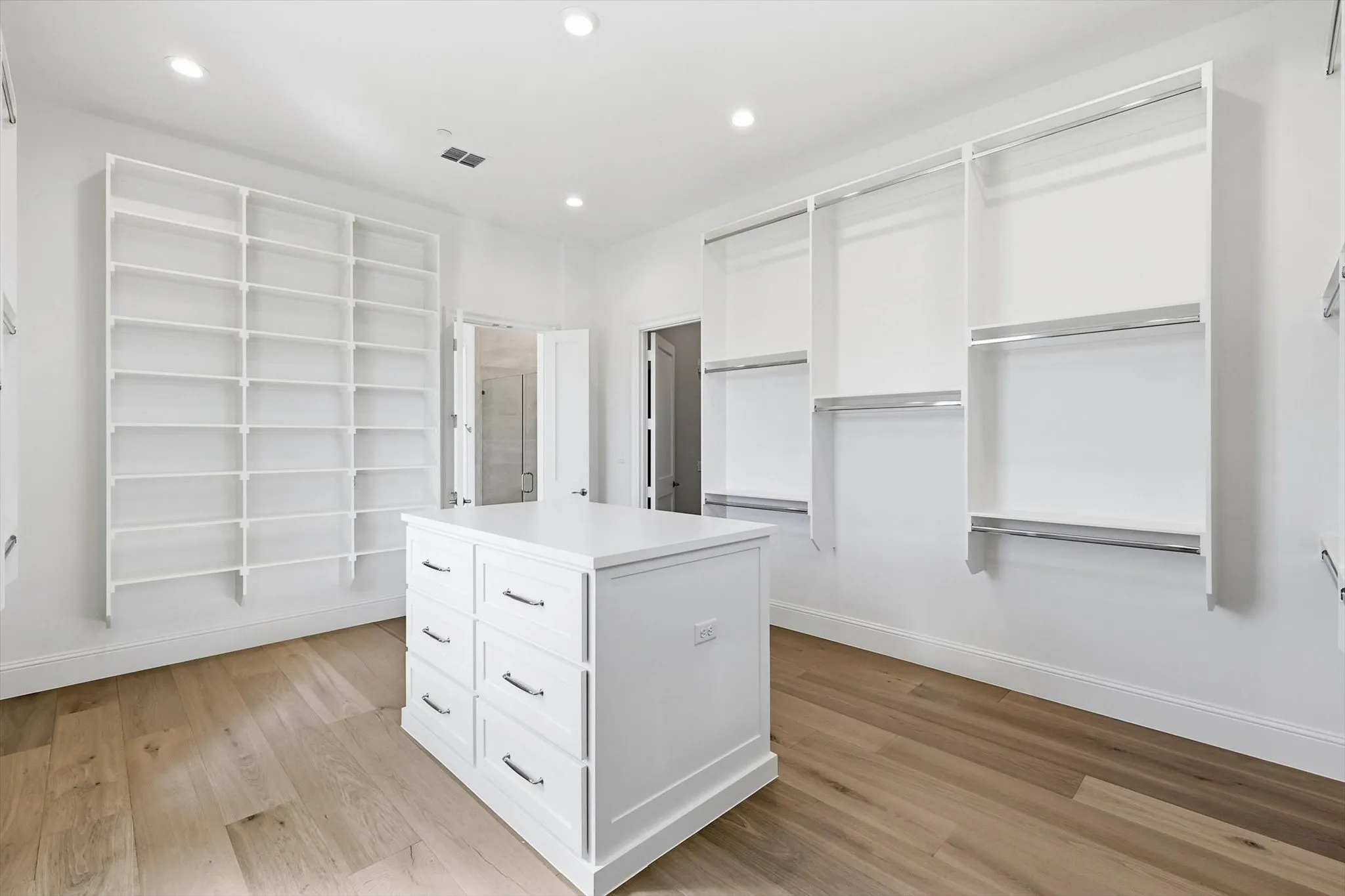 Single Family Residence For Sale in Denton County , 1401 Brian Street, Bartonville, Texas 76226, 5 Bedroom, 8 Bathroom, 4 Garage spaces, 6,189 Sqft, built in 2026, mls#21209524, Real Estate Agent in Bartonville, Homes For Sale in Denton county, Homes For Sale in Bartonville, Realtor in Bartonville Texas, Real Estate Brokerage Independent Realty Texas, Luminita Cordes Realtor