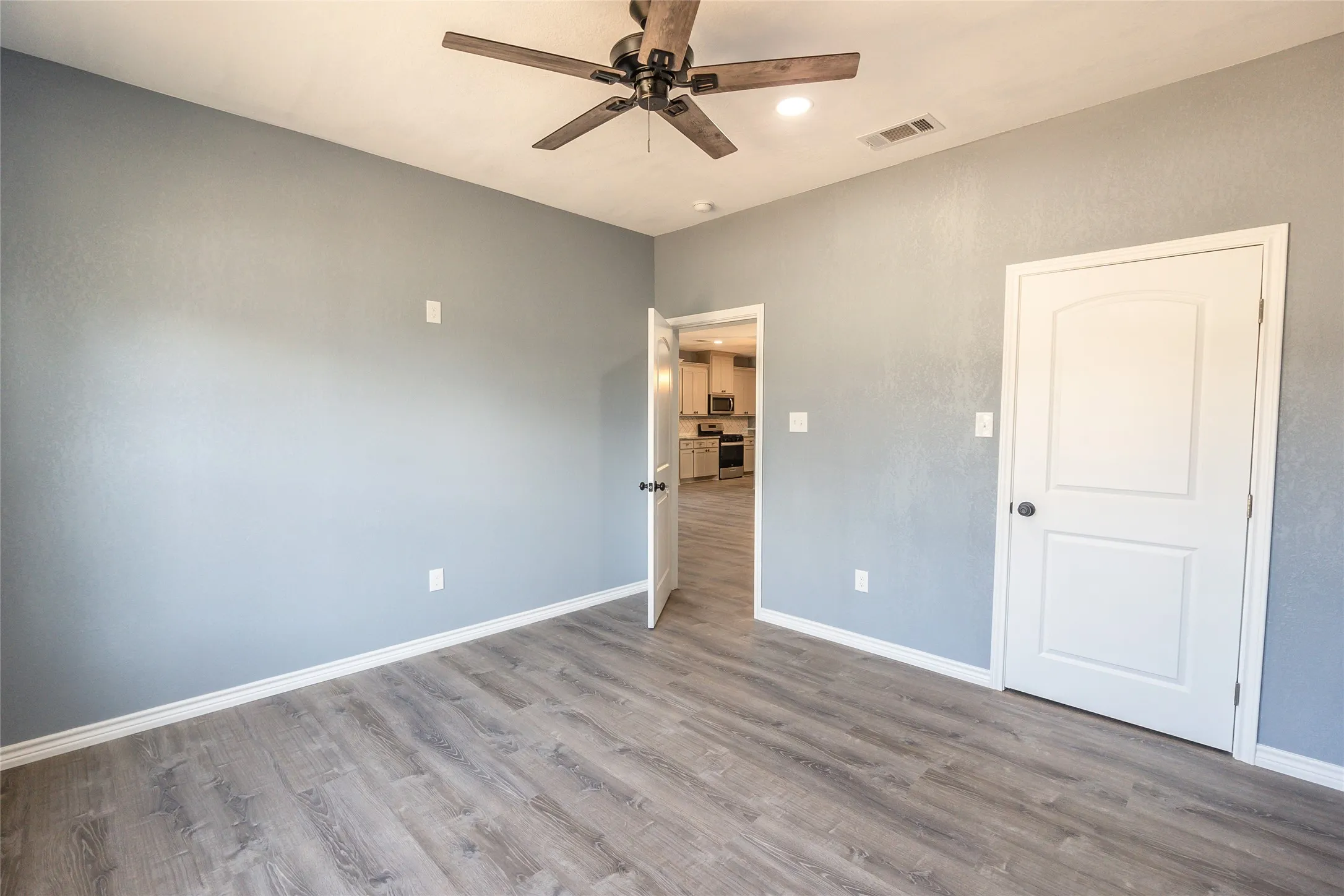 Single Family Residence For Sale in Montague County , 307 Bonham Street, Nocona, Texas 76255, 3 Bedroom, 2 Bathroom, Garage spaces, 1,587 Sqft, built in 2024, Preowned, mls#21209503, Real Estate Agent in Nocona, Homes For Sale in Montague county, Homes For Sale in Nocona, Realtor in Nocona Texas, Real Estate Brokerage Independent Realty Texas, Luminita Cordes Realtor