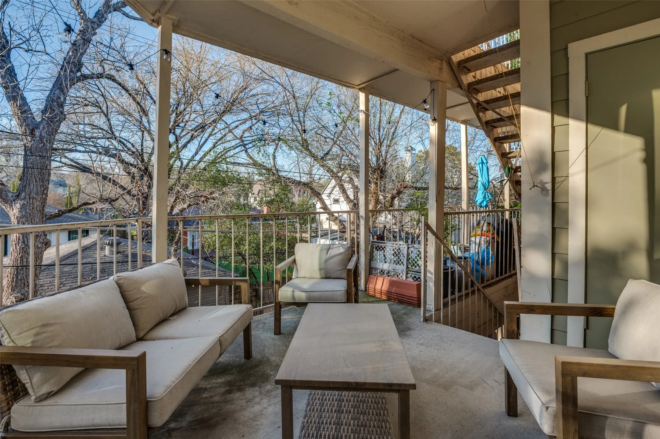 Condominium For Sale in Dallas County , 7151 Gaston Avenue 408, Dallas, Texas 75214, 1 Bedroom, 1 Bathroom, Garage spaces, 667 Sqft, built in 1984, Price $239,000, mls#21209858, Real Estate Agent in Dallas, Homes For Sale in Dallas county, Homes For Sale in Dallas, Realtor in Dallas Texas, Real Estate Brokerage Independent Realty Texas, Luminita Cordes Realtor