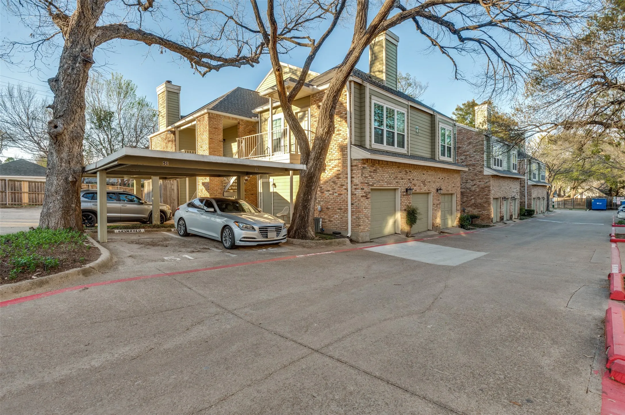 Condominium For Sale in Dallas County , 7151 Gaston Avenue 408, Dallas, Texas 75214, 1 Bedroom, 1 Bathroom, Garage spaces, 667 Sqft, built in 1984, Price $239,000, mls#21209858, Real Estate Agent in Dallas, Homes For Sale in Dallas county, Homes For Sale in Dallas, Realtor in Dallas Texas, Real Estate Brokerage Independent Realty Texas, Luminita Cordes Realtor