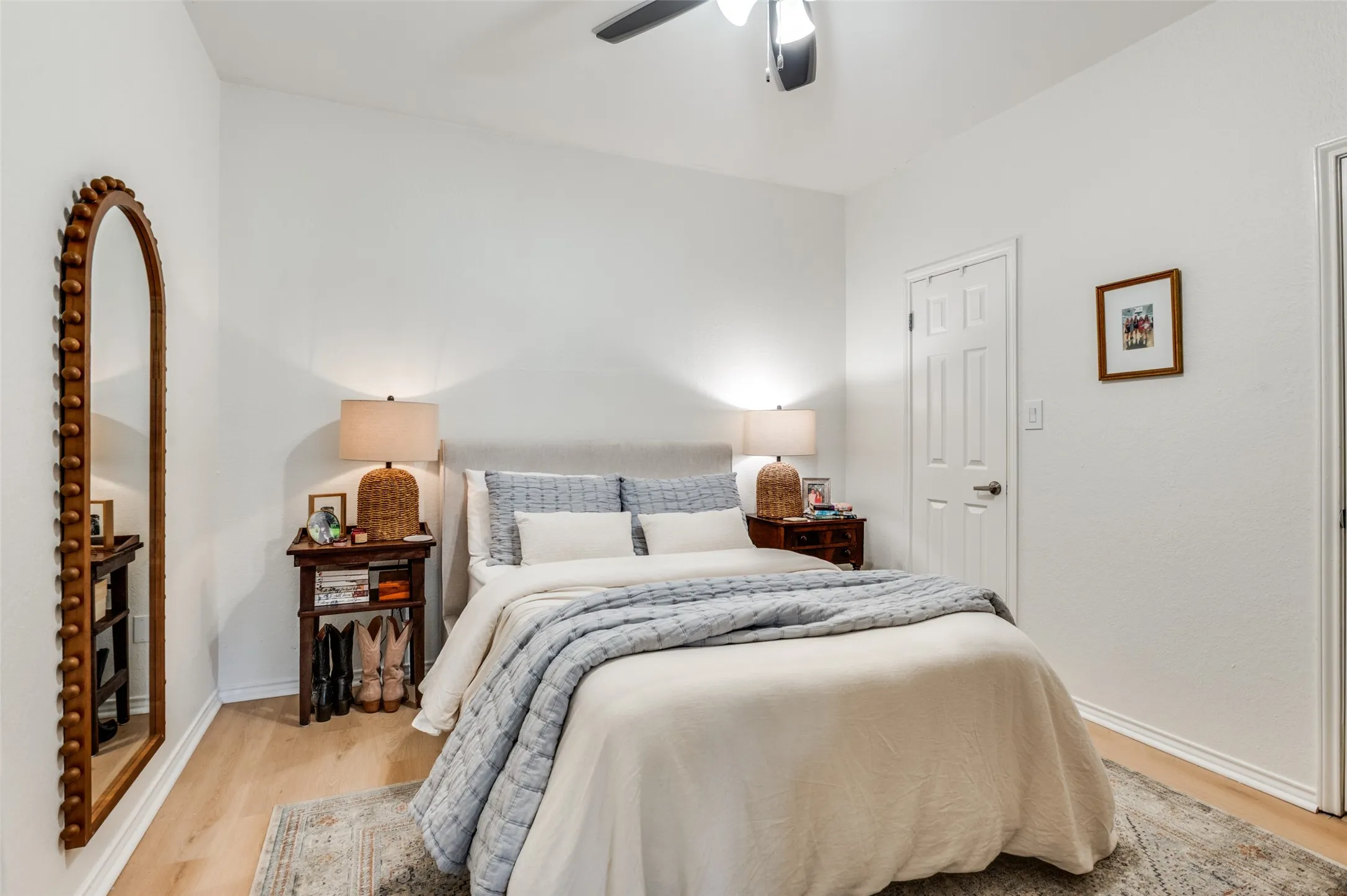 Condominium For Sale in Dallas County , 7151 Gaston Avenue 408, Dallas, Texas 75214, 1 Bedroom, 1 Bathroom, Garage spaces, 667 Sqft, built in 1984, Price $239,000, mls#21209858, Real Estate Agent in Dallas, Homes For Sale in Dallas county, Homes For Sale in Dallas, Realtor in Dallas Texas, Real Estate Brokerage Independent Realty Texas, Luminita Cordes Realtor