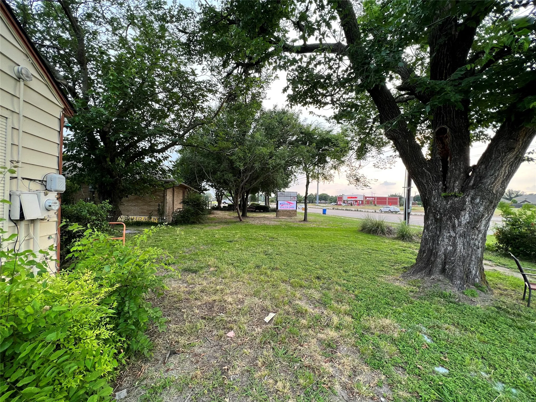 Improved Land For Sale in Dallas County , 8130 Lakeview Parkway, Rowlett, Texas 75088, 0, 0, Garage spaces, 0 Sqft, built in 1952, mls#21209988, Real Estate Agent in Rowlett, Homes For Sale in Dallas county, Homes For Sale in Rowlett, Realtor in Rowlett Texas, Real Estate Brokerage Independent Realty Texas, Luminita Cordes Realtor